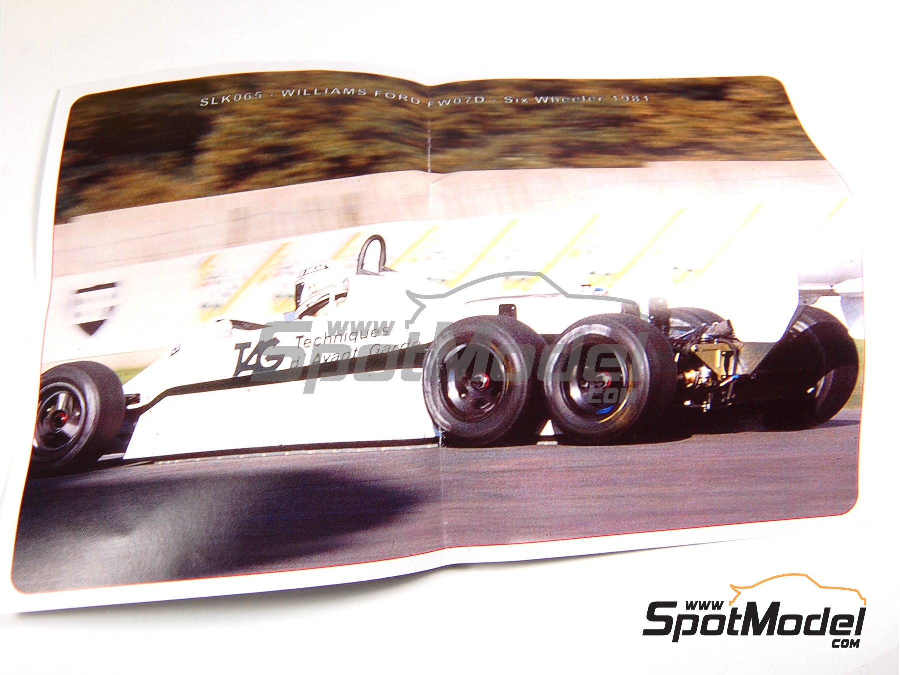 Image 4: Williams Cosworth FW07D 6 ruedas Fly Saudia - Version de test 1981 | Maqueta de coche en escala 1/43 fabricado por Tameo Kits (ref. SLK065)