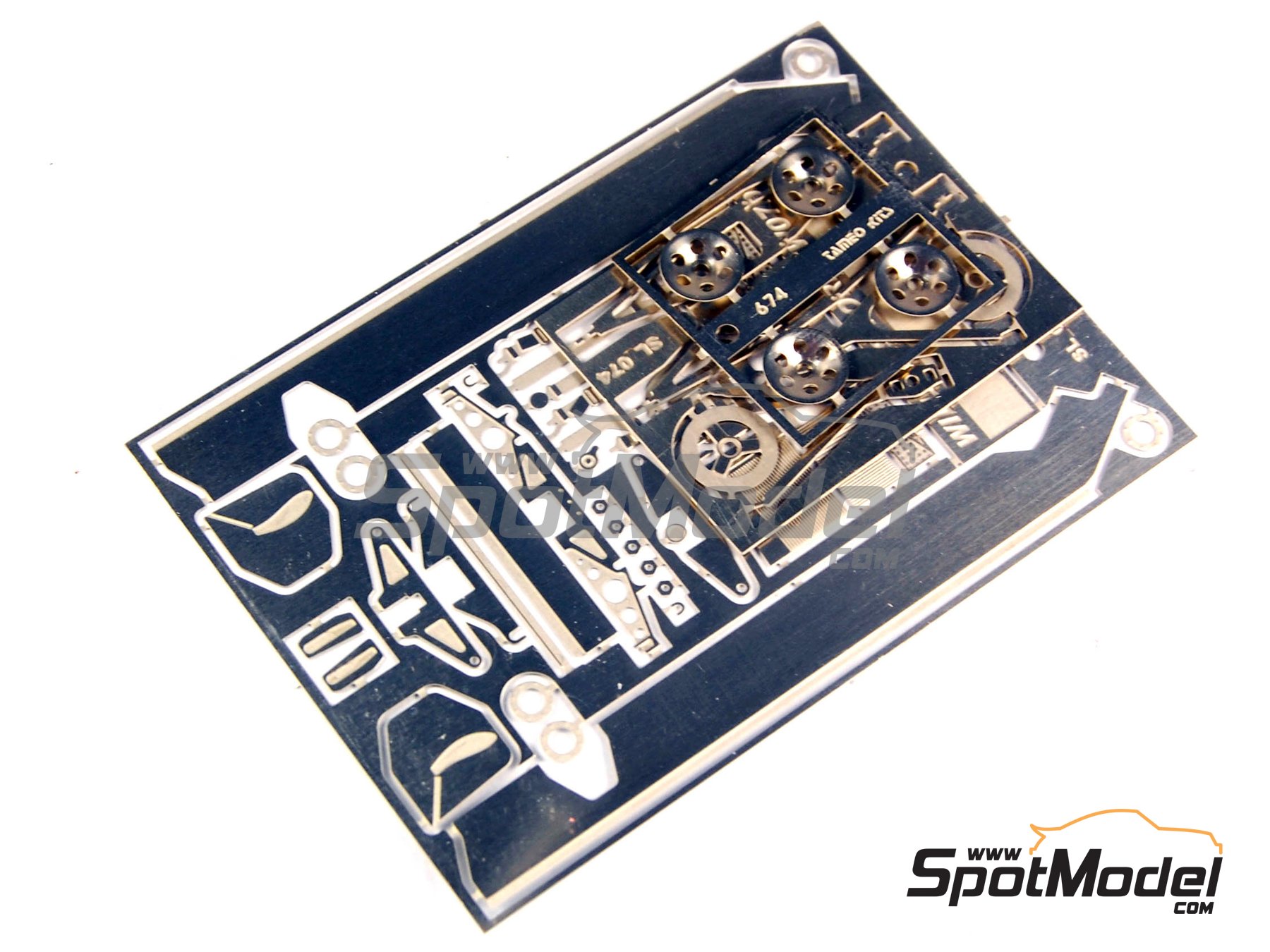 Image 8: Williams Cosworth FW07D 6 ruedas Fly Saudia - Version de test 1981 | Maqueta de coche en escala 1/43 fabricado por Tameo Kits (ref. SLK065)