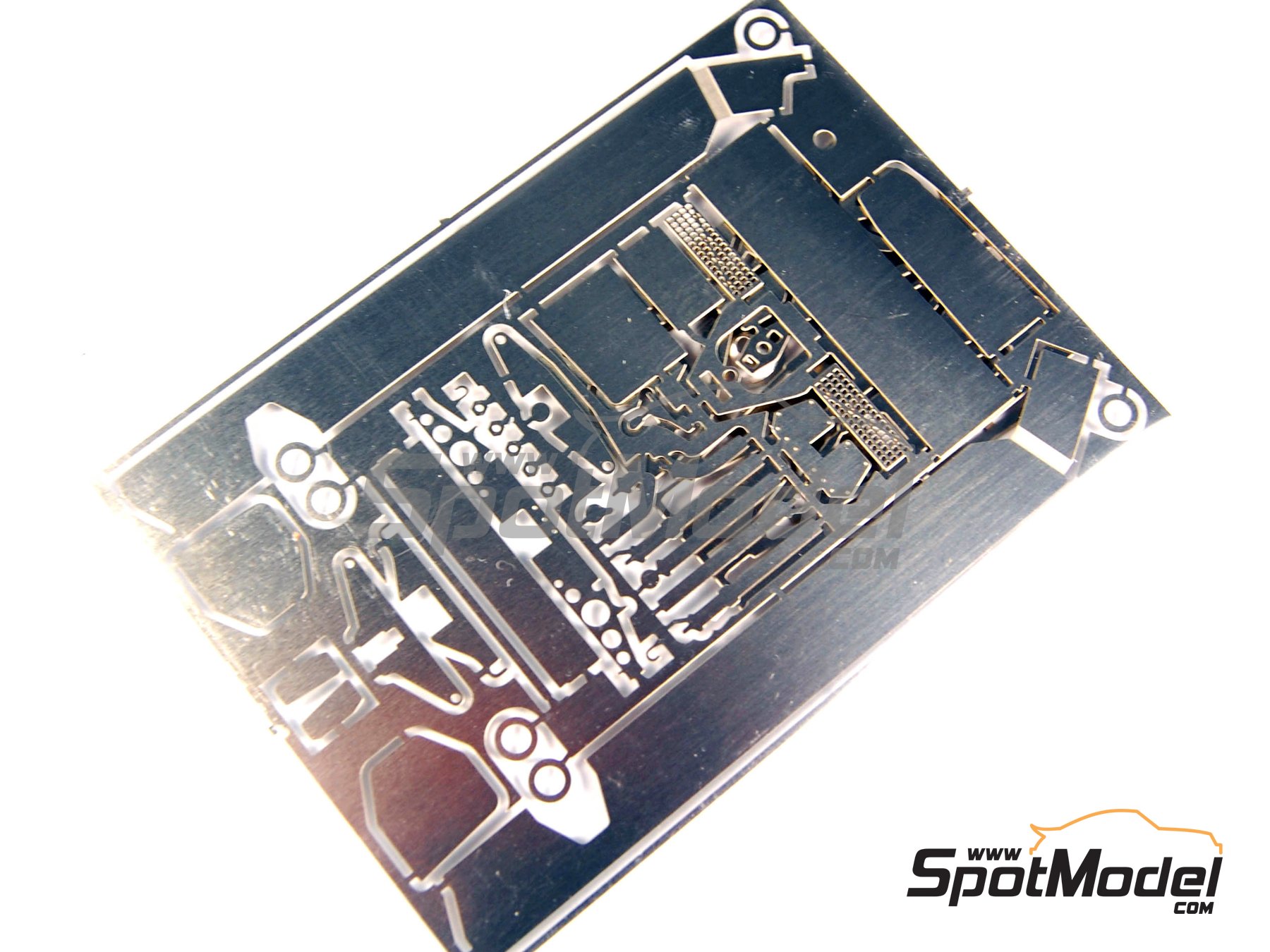 Image 11: Williams Cosworth FW07D 6 ruedas Fly Saudia - Version de test 1981 | Maqueta de coche en escala 1/43 fabricado por Tameo Kits (ref. SLK065)