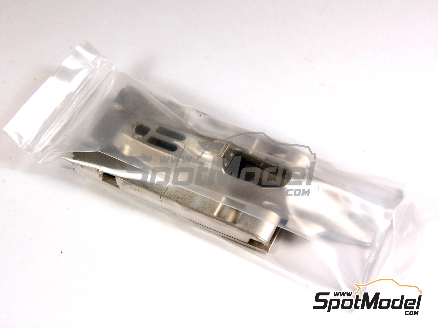 Image 13: Williams Cosworth FW07D 6 ruedas Fly Saudia - Version de test 1981 | Maqueta de coche en escala 1/43 fabricado por Tameo Kits (ref. SLK065)