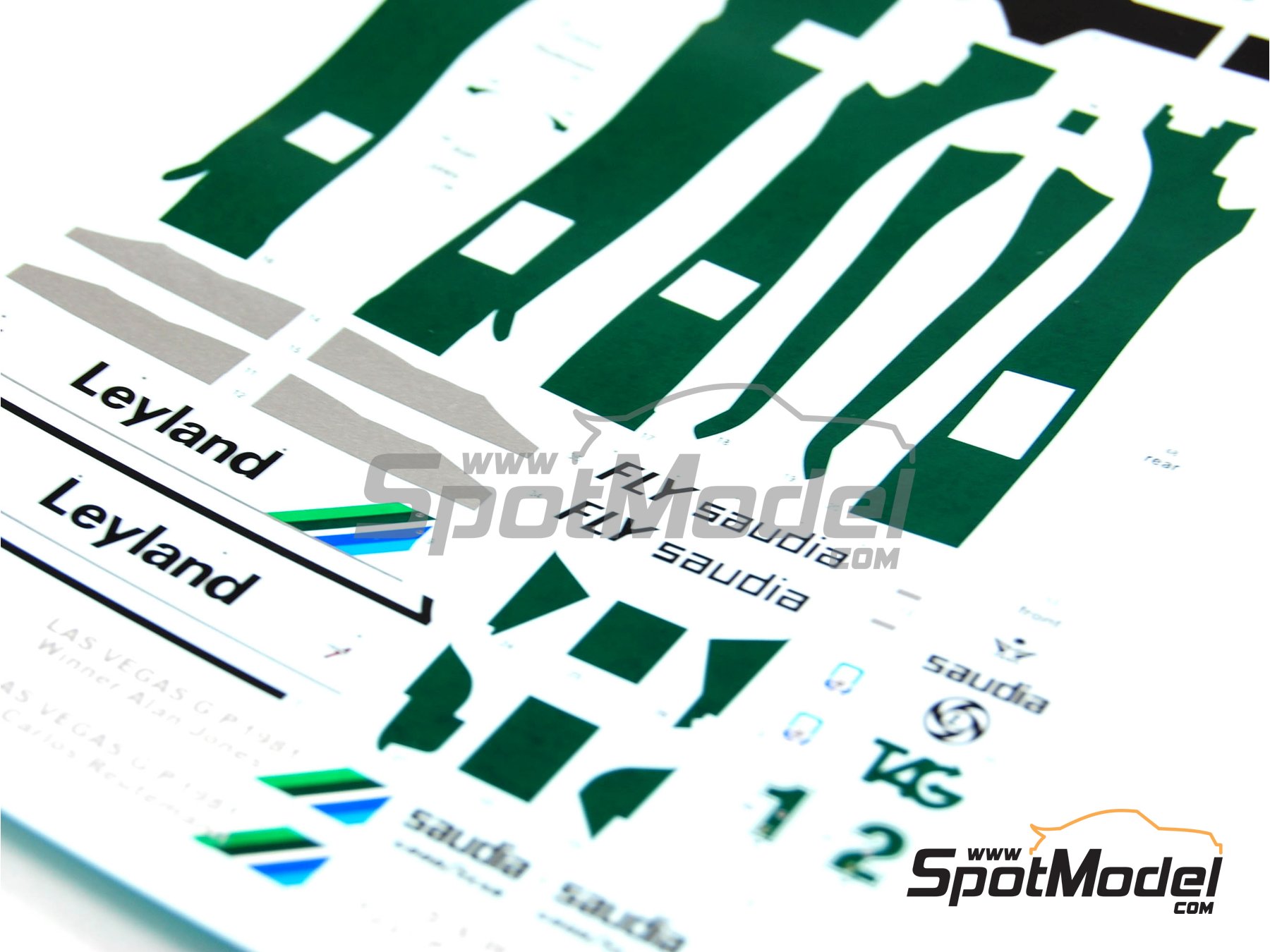 Image 20: Williams Cosworth FW07D 6 ruedas Fly Saudia - Version de test 1981 | Maqueta de coche en escala 1/43 fabricado por Tameo Kits (ref. SLK065)