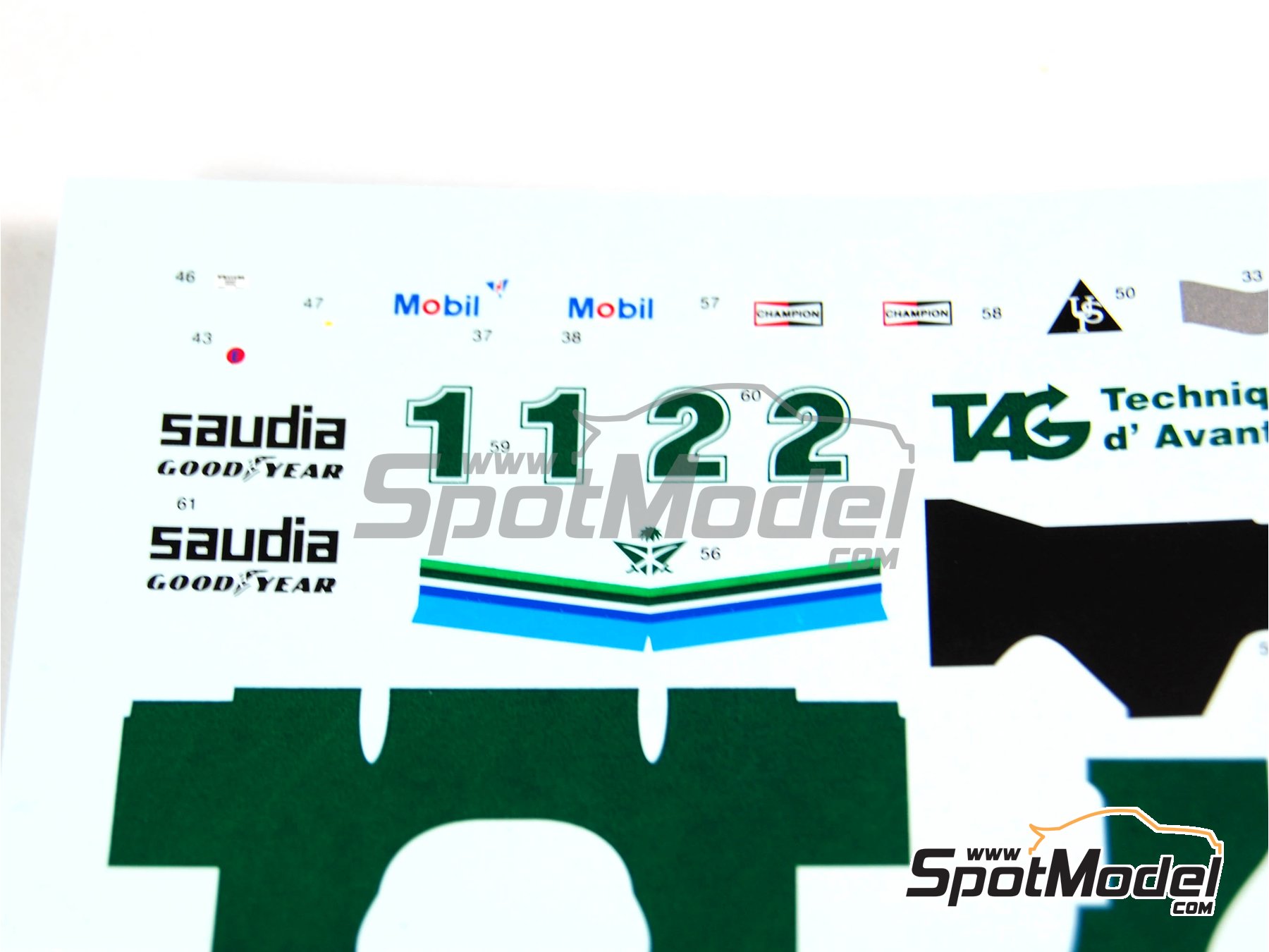 Image 21: Williams Cosworth FW07D 6 ruedas Fly Saudia - Version de test 1981 | Maqueta de coche en escala 1/43 fabricado por Tameo Kits (ref. SLK065)
