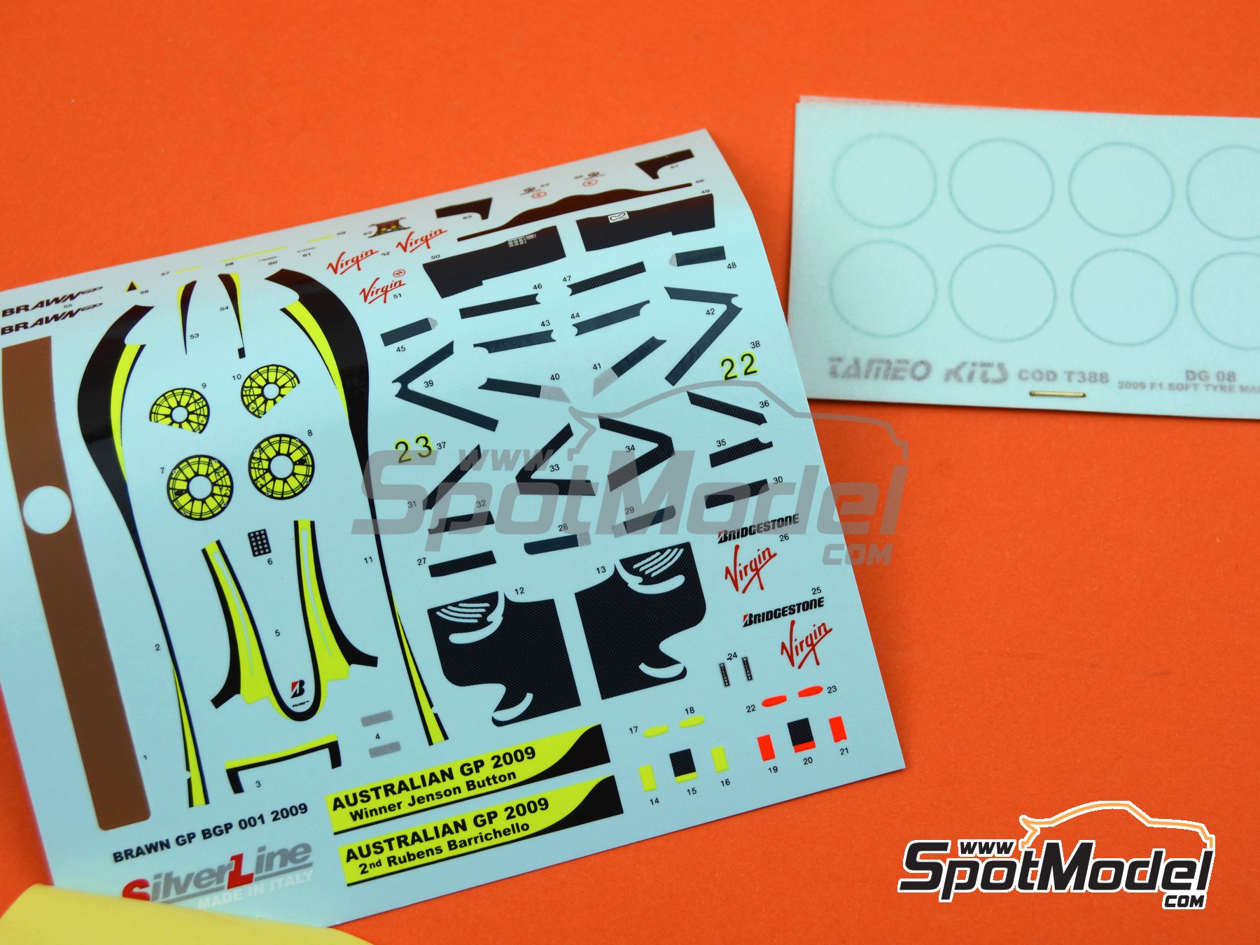 Image 2: Brawn GP Mercedes BGP001 patrocinado por Virgin Mapfre Itaipava - Gran Premio de Fórmula 1 de Australia 2009 | Maqueta de coche en escala 1/43 fabricado por Tameo Kits (ref. SLK068)