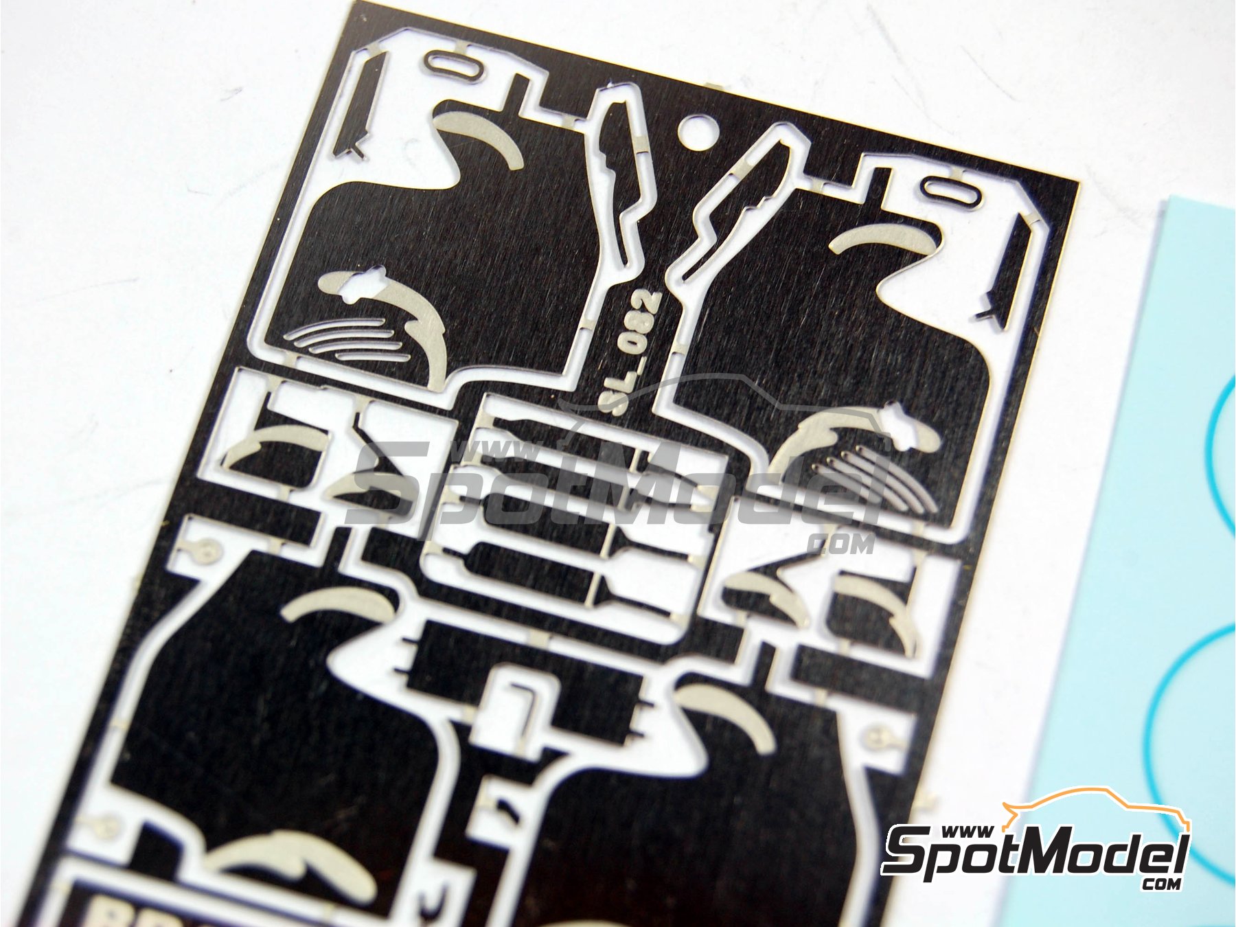 Image 9: Brawn GP Mercedes BGP001 sponsored by Virgin Mapfre Itaipava - Italian Formula 1 Grand Prix 2009 | Car scale model kit in 1/43 scale manufactured by Tameo Kits (ref.&nbsp;SLK070)