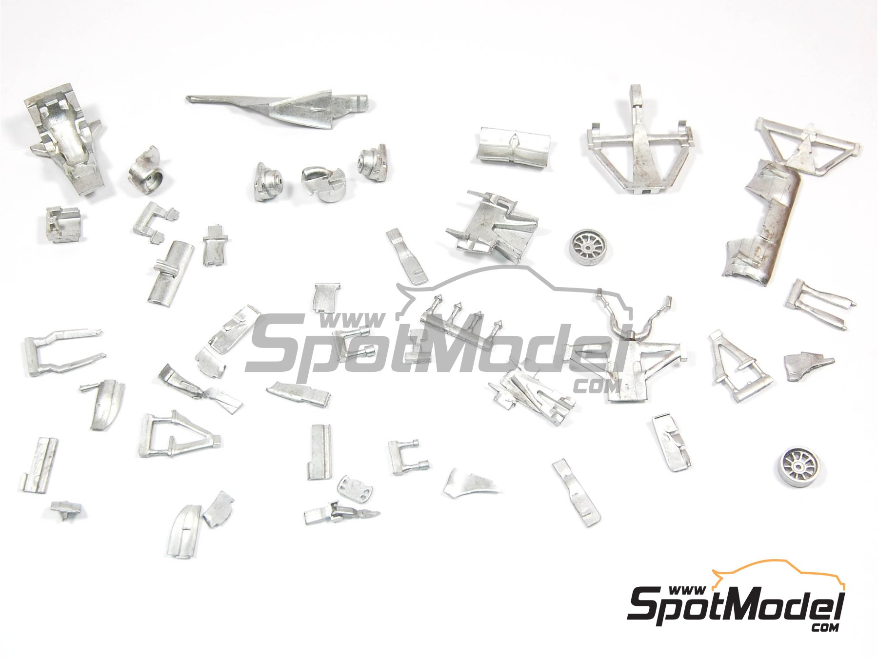 Image 11: McLaren Mercedes MP4/25 Equipo McLaren Racing Limited patrocinado por Vodafone - Gran Premio de F&oacute;rmula 1 de China 2010 | Maqueta de coche en escala&nbsp;1/43 fabricado por Tameo Kits (ref.&nbsp;SLK075)