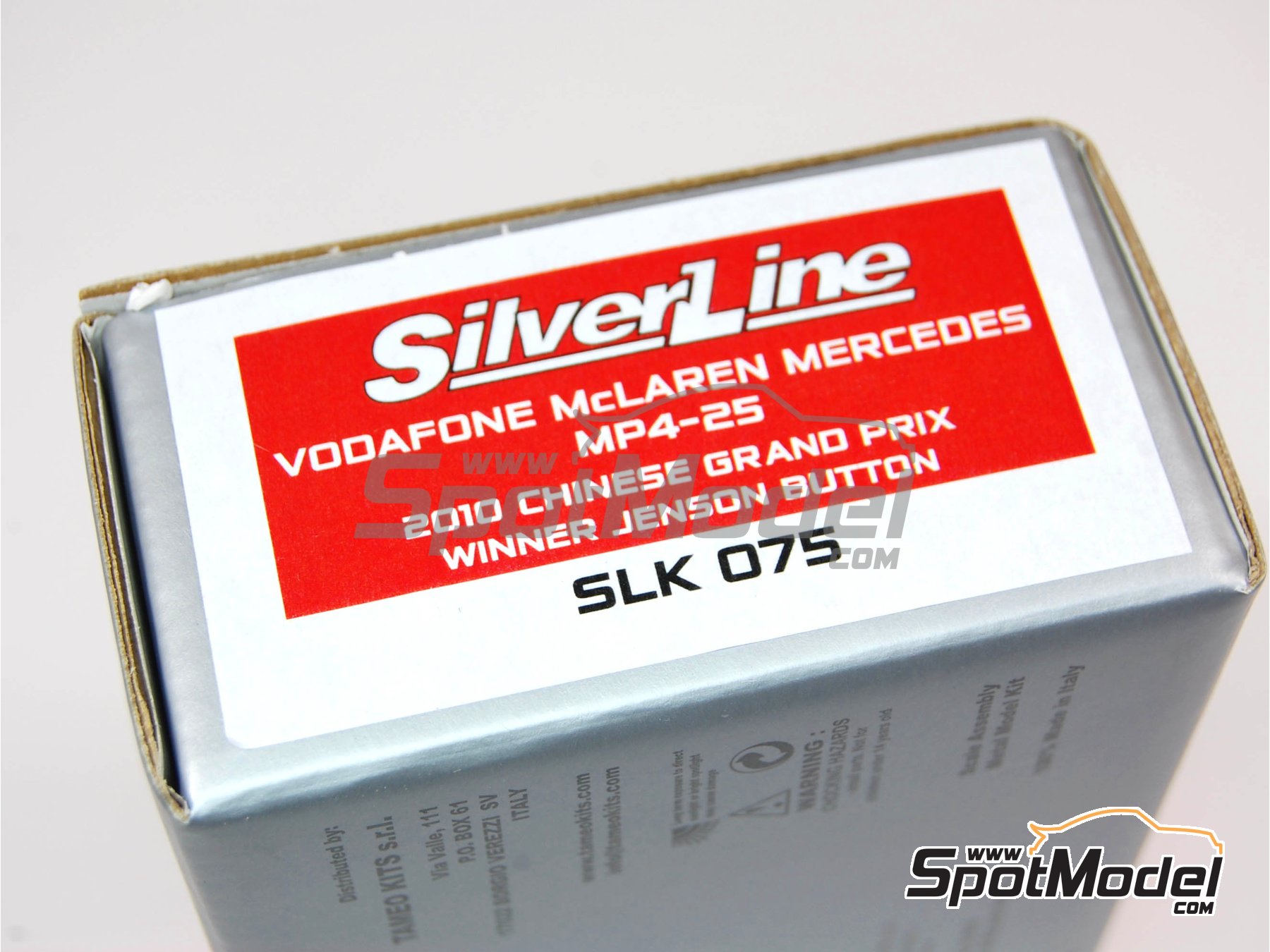 Image 18: McLaren Mercedes MP4/25 Equipo McLaren Racing Limited patrocinado por Vodafone - Gran Premio de F&oacute;rmula 1 de China 2010 | Maqueta de coche en escala&nbsp;1/43 fabricado por Tameo Kits (ref.&nbsp;SLK075)
