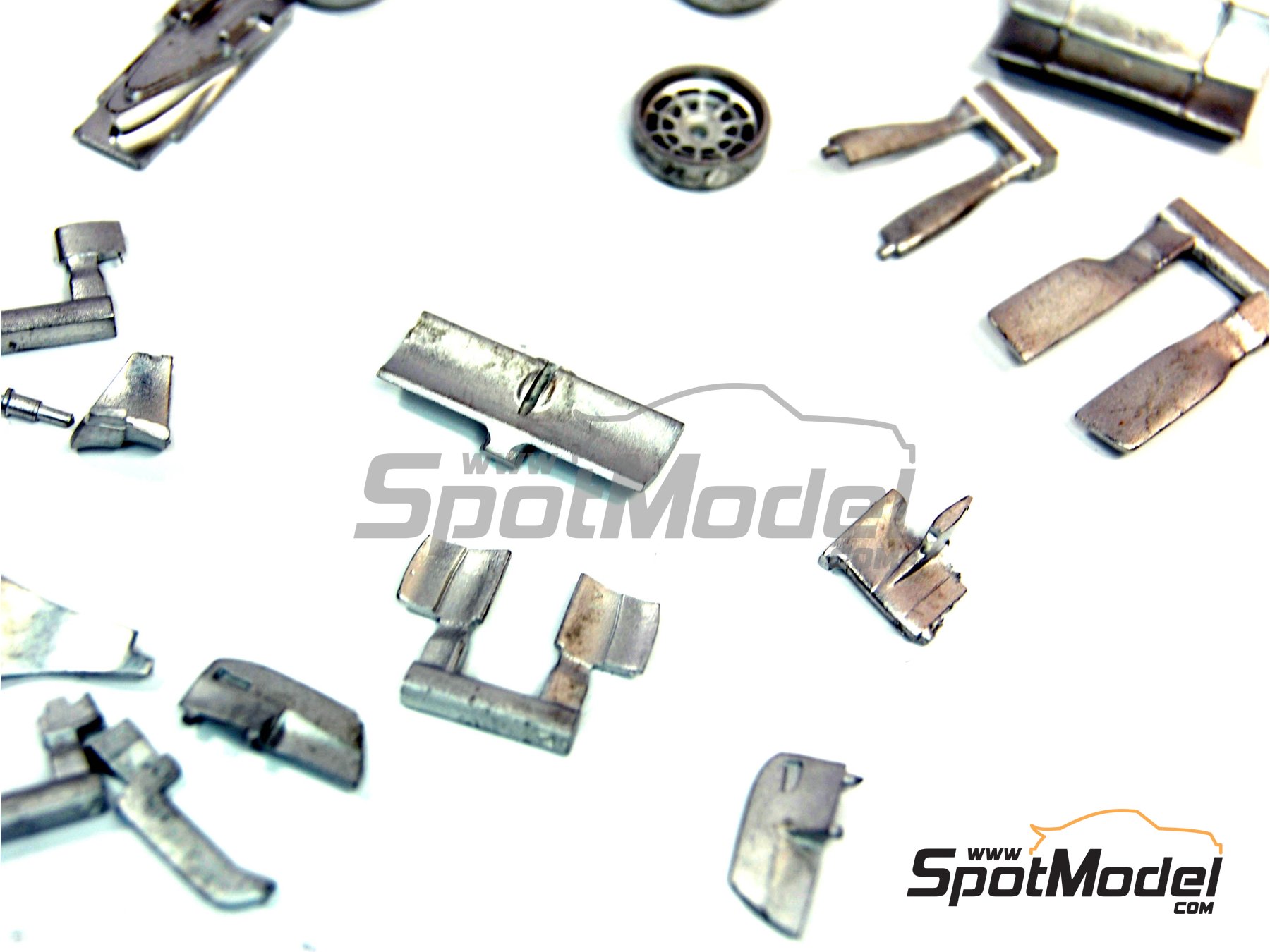 Image 8: McLaren Mercedes MP4/26 Equipo McLaren Racing Limited patrocinado por Vodafone - Gran Premio de F&oacute;rmula 1 de China 2011 | Maqueta de coche en escala&nbsp;1/43 fabricado por Tameo Kits (ref.&nbsp;SLK080)