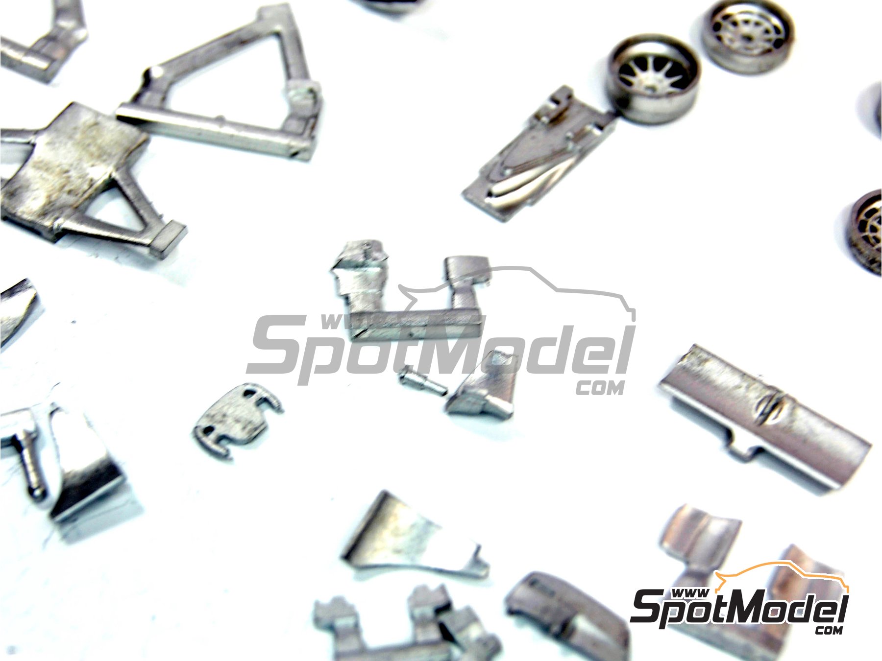 Image 10: McLaren Mercedes MP4/26 Equipo McLaren Racing Limited patrocinado por Vodafone - Gran Premio de F&oacute;rmula 1 de China 2011 | Maqueta de coche en escala&nbsp;1/43 fabricado por Tameo Kits (ref.&nbsp;SLK080)