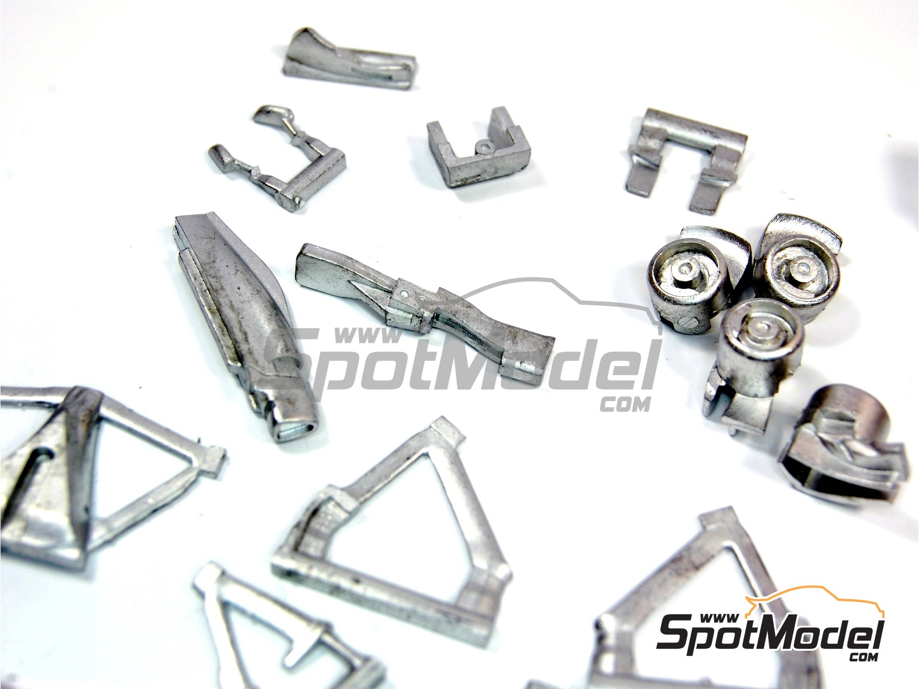 Image 11: McLaren Mercedes MP4/26 Equipo McLaren Racing Limited patrocinado por Vodafone - Gran Premio de F&oacute;rmula 1 de China 2011 | Maqueta de coche en escala&nbsp;1/43 fabricado por Tameo Kits (ref.&nbsp;SLK080)