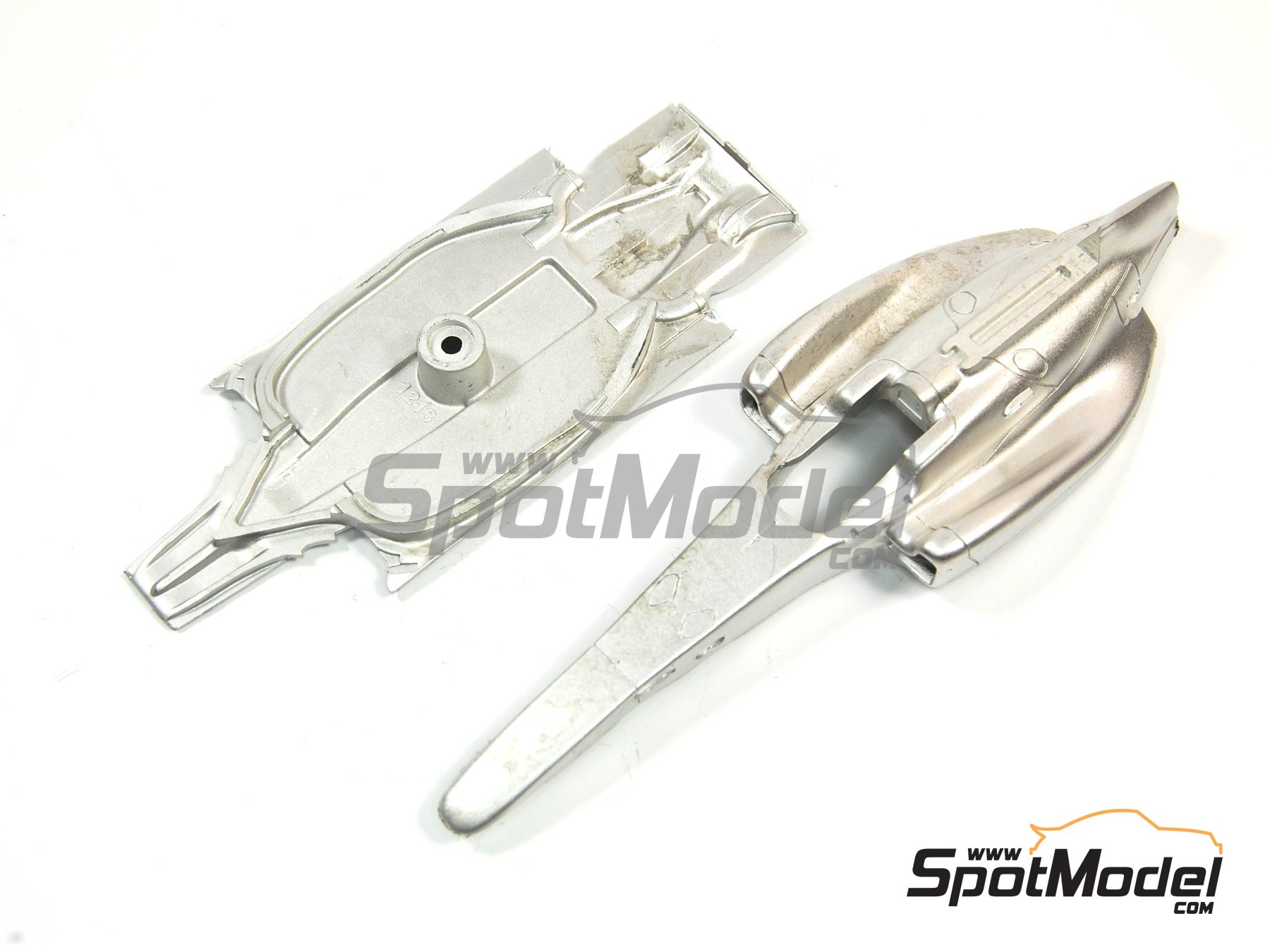 Image 14: McLaren Mercedes MP4/26 Equipo McLaren Racing Limited patrocinado por Vodafone - Gran Premio de F&oacute;rmula 1 de China 2011 | Maqueta de coche en escala&nbsp;1/43 fabricado por Tameo Kits (ref.&nbsp;SLK080)