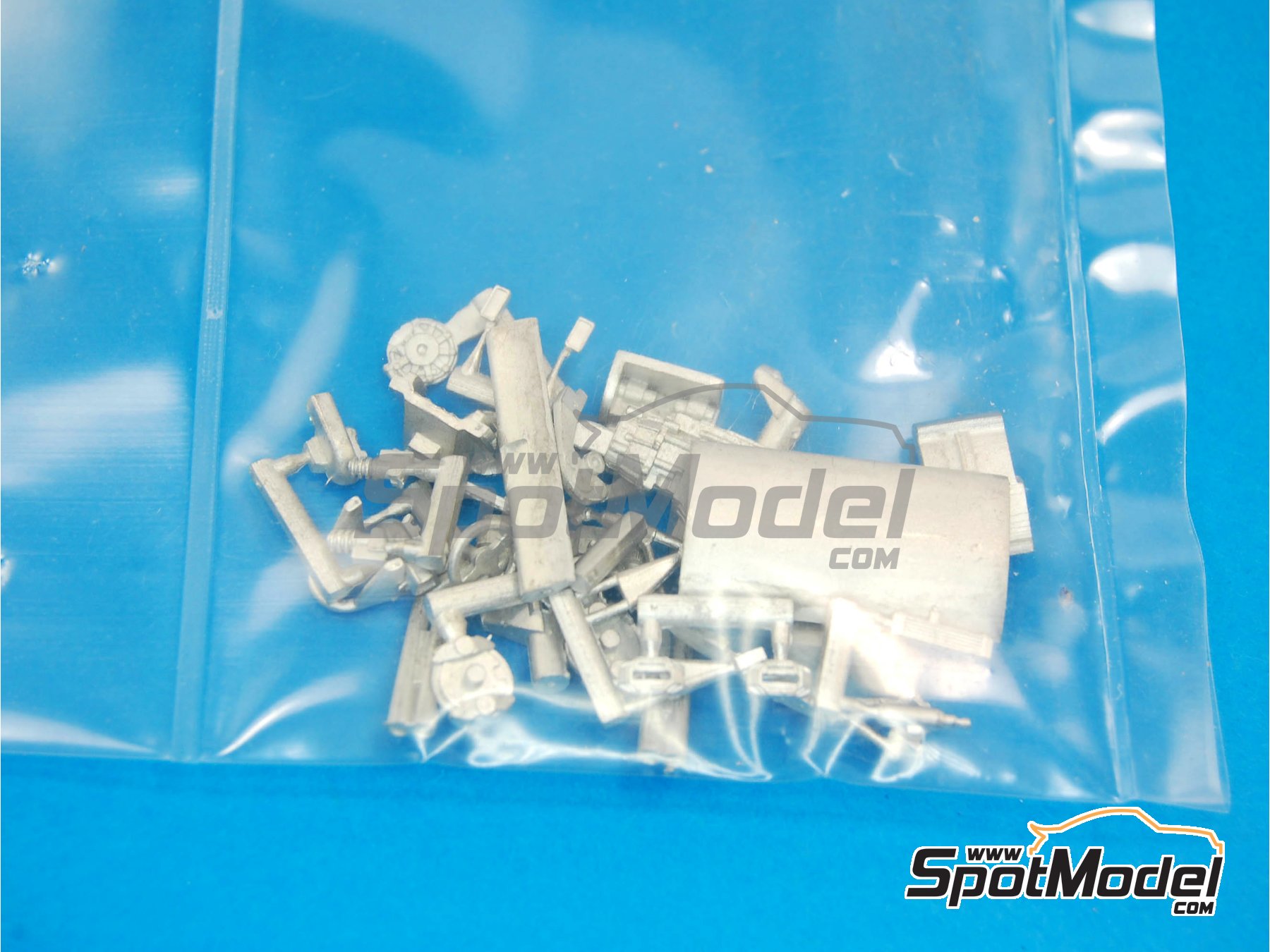 Image 6: Alfa Romeo 179 patrocinado por Alfa Romeo - Gran Premio de F&oacute;rmula 1 de Italia 1979 | Maqueta de coche en escala&nbsp;1/43 fabricado por Tameo Kits (ref.&nbsp;SLK089)