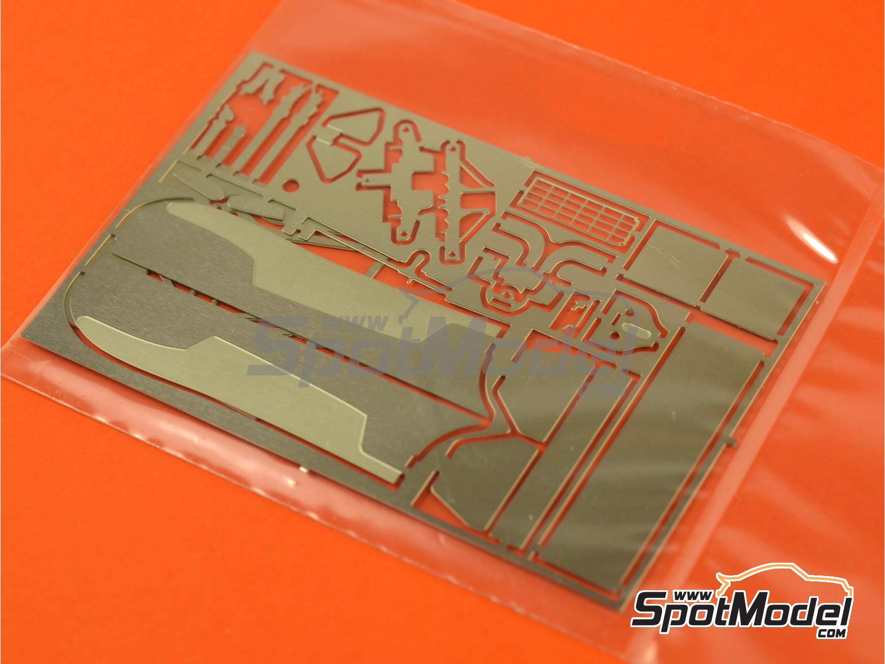 Image 3: Alfa Romeo 179 sponsored by Marlboro - USA - United States of America Formula 1 Grand Prix 1980 | Car scale model kit in 1/43 scale manufactured by Tameo Kits (ref.&nbsp;SLK098)