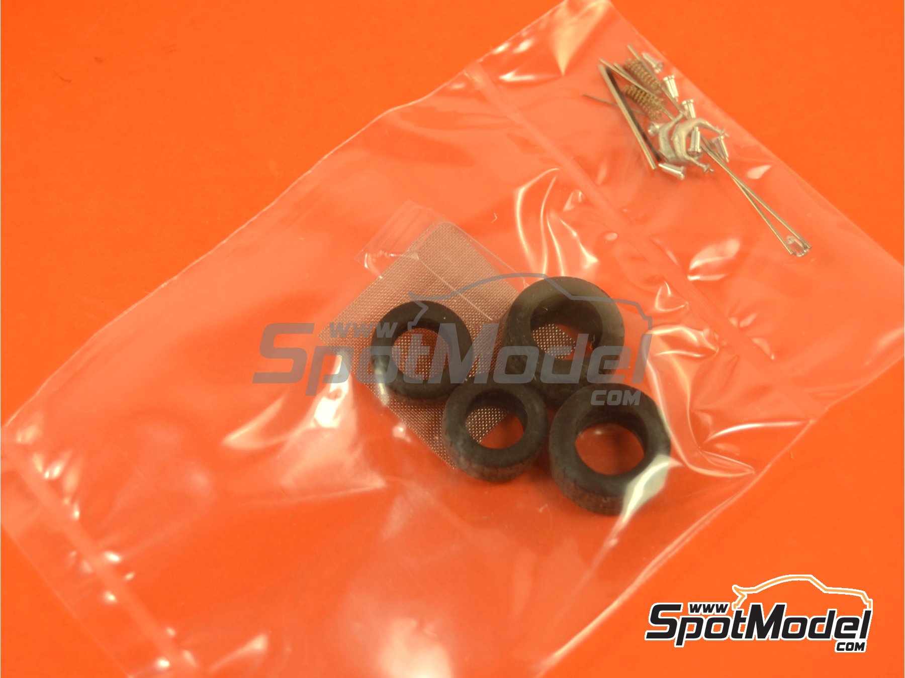 Image 3: March Ford 701 patrocinado por Dunlop - Gran Premio de Fórmula 1 de España 1970 | Maqueta de coche en escala 1/43 fabricado por Tameo Kits (ref. SLK100)