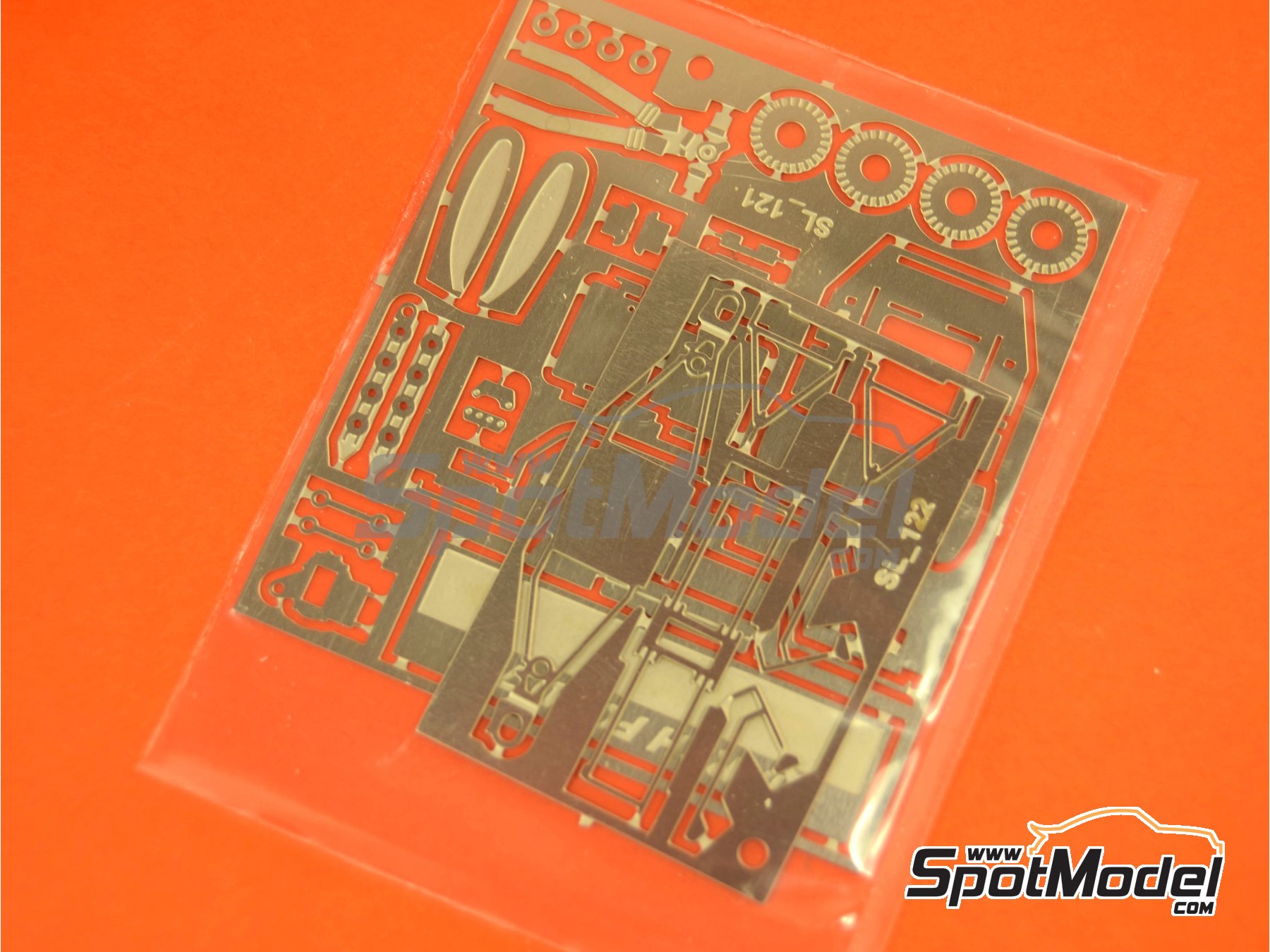 Image 5: March Ford 701 patrocinado por Dunlop - Gran Premio de Fórmula 1 de España 1970 | Maqueta de coche en escala 1/43 fabricado por Tameo Kits (ref. SLK100)