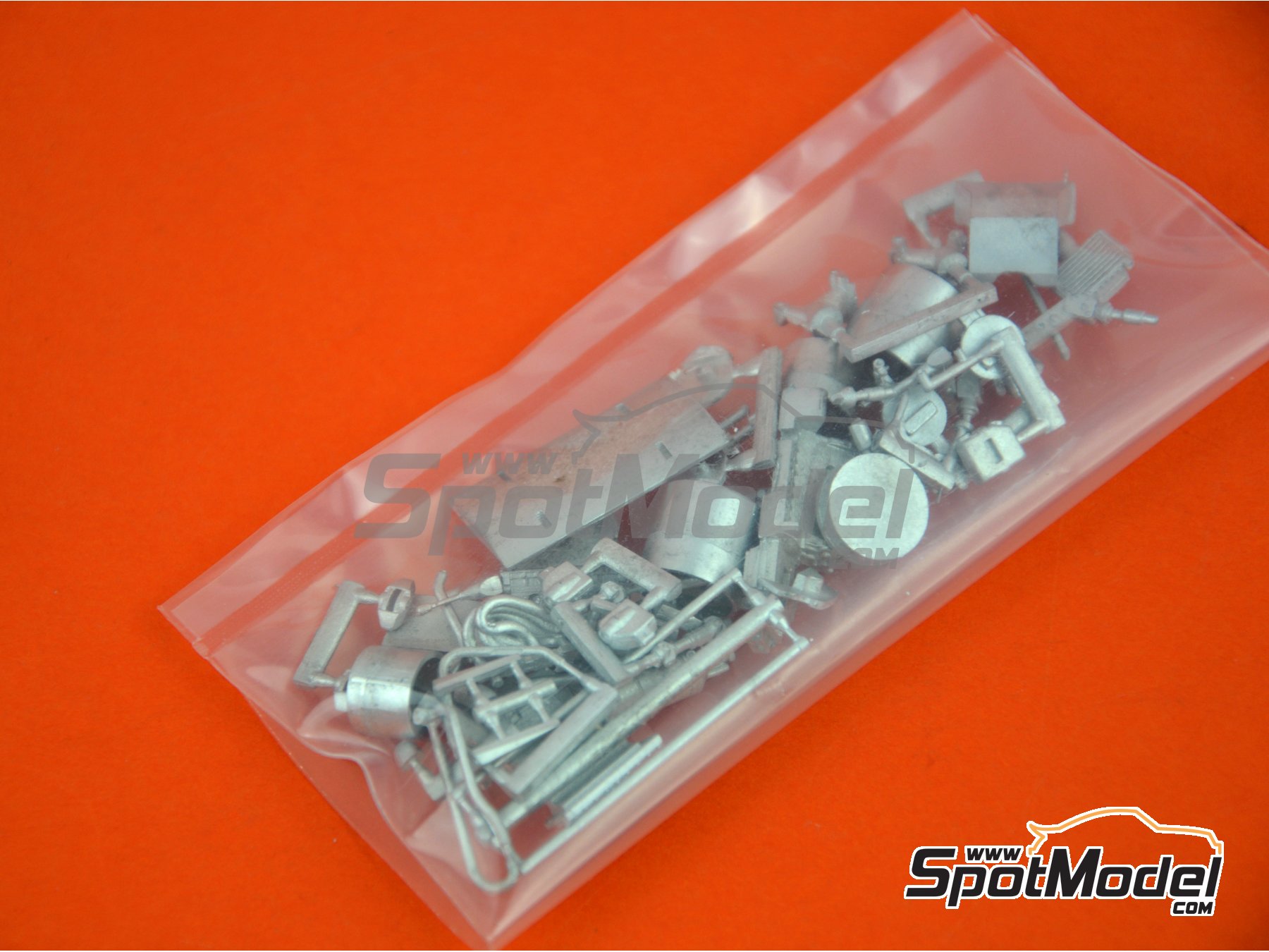 Image 5: March Ford 701 patrocinado por STP - Gran Premio de F&oacute;rmula 1 de Espa&ntilde;a 1970 | Maqueta de coche en escala&nbsp;1/43 fabricado por Tameo Kits (ref.&nbsp;SLK107)