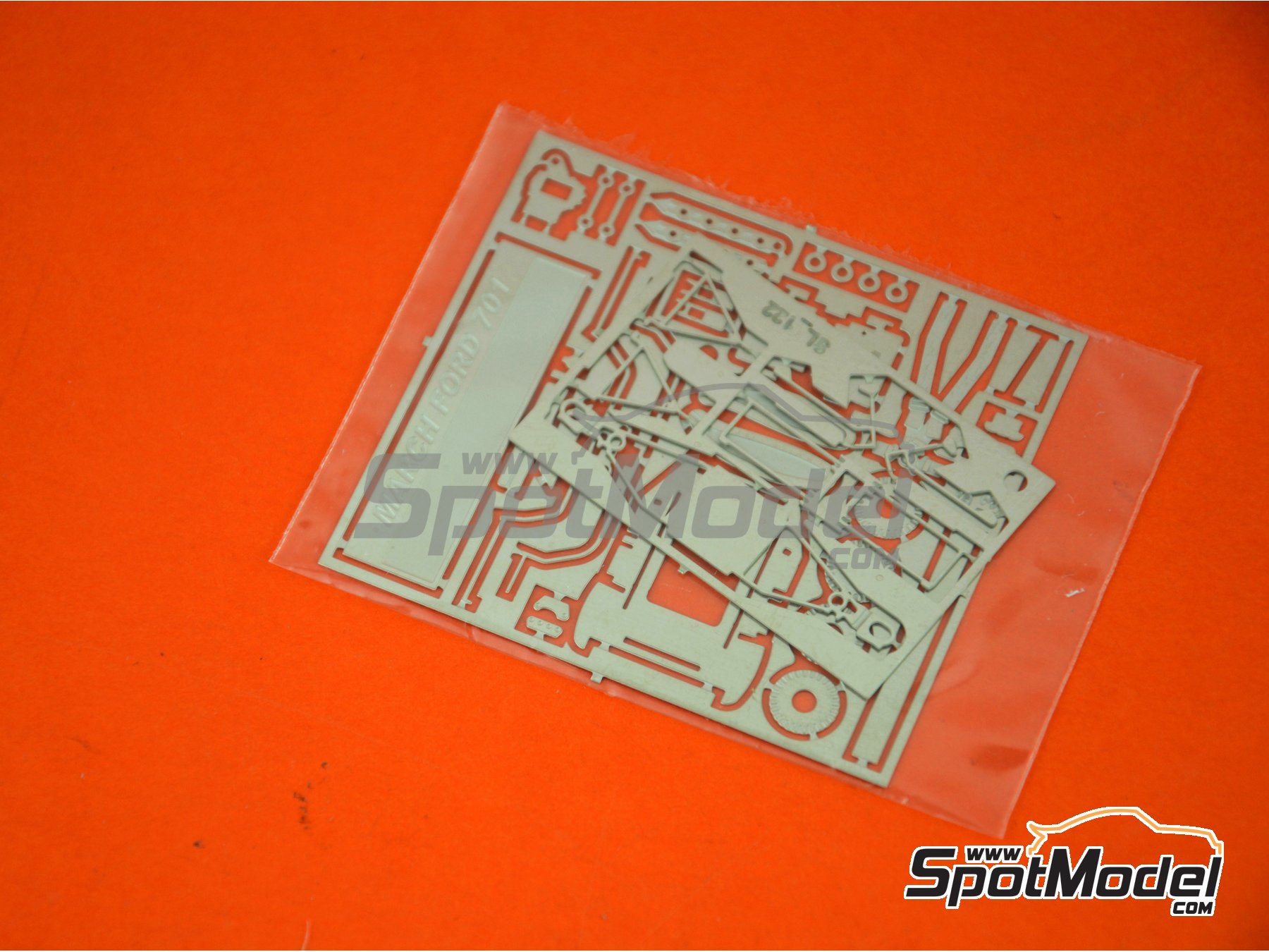 Image 7: March Ford 701 patrocinado por STP - Gran Premio de F&oacute;rmula 1 de Espa&ntilde;a 1970 | Maqueta de coche en escala&nbsp;1/43 fabricado por Tameo Kits (ref.&nbsp;SLK107)