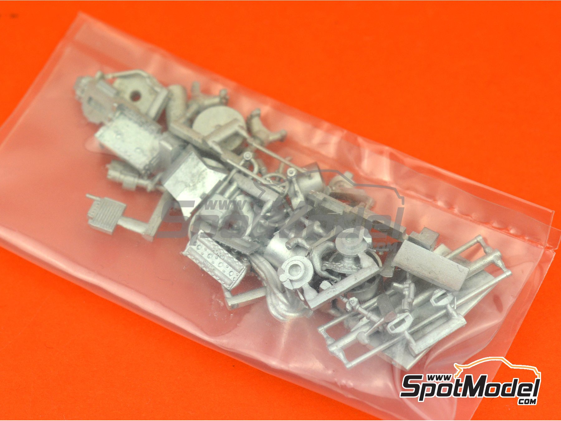 Image 2: March Ford 701 patrocinado por STP - Gran Premio de F&oacute;rmula 1 de Francia 1970 | Maqueta de coche en escala&nbsp;1/43 fabricado por Tameo Kits (ref.&nbsp;SLK114)