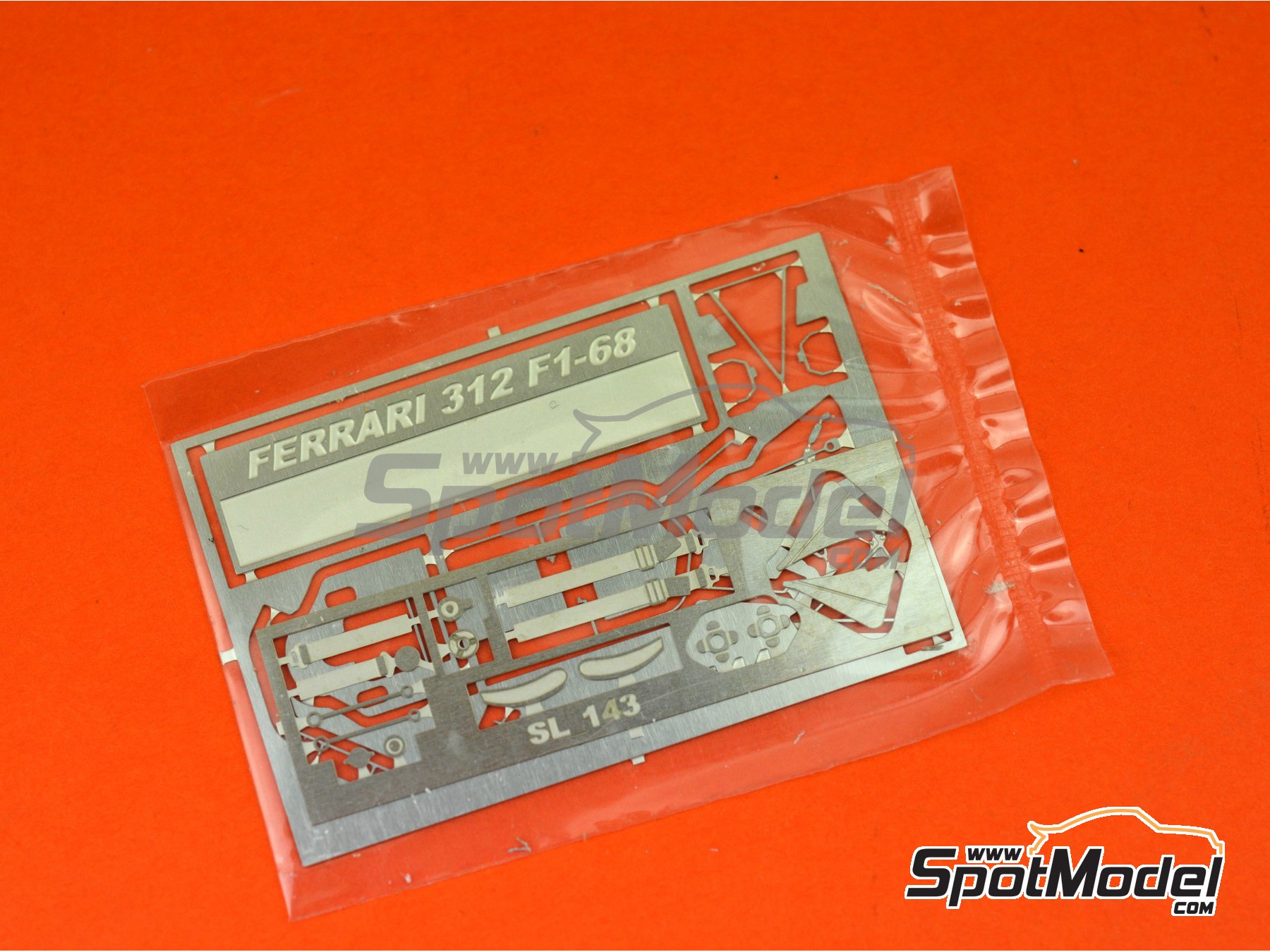 Image 8: Ferrari 312 F1 - British Formula 1 Grand Prix 1968 | Car scale model kit in 1/43 scale manufactured by Tameo Kits (ref.&nbsp;SLK118)