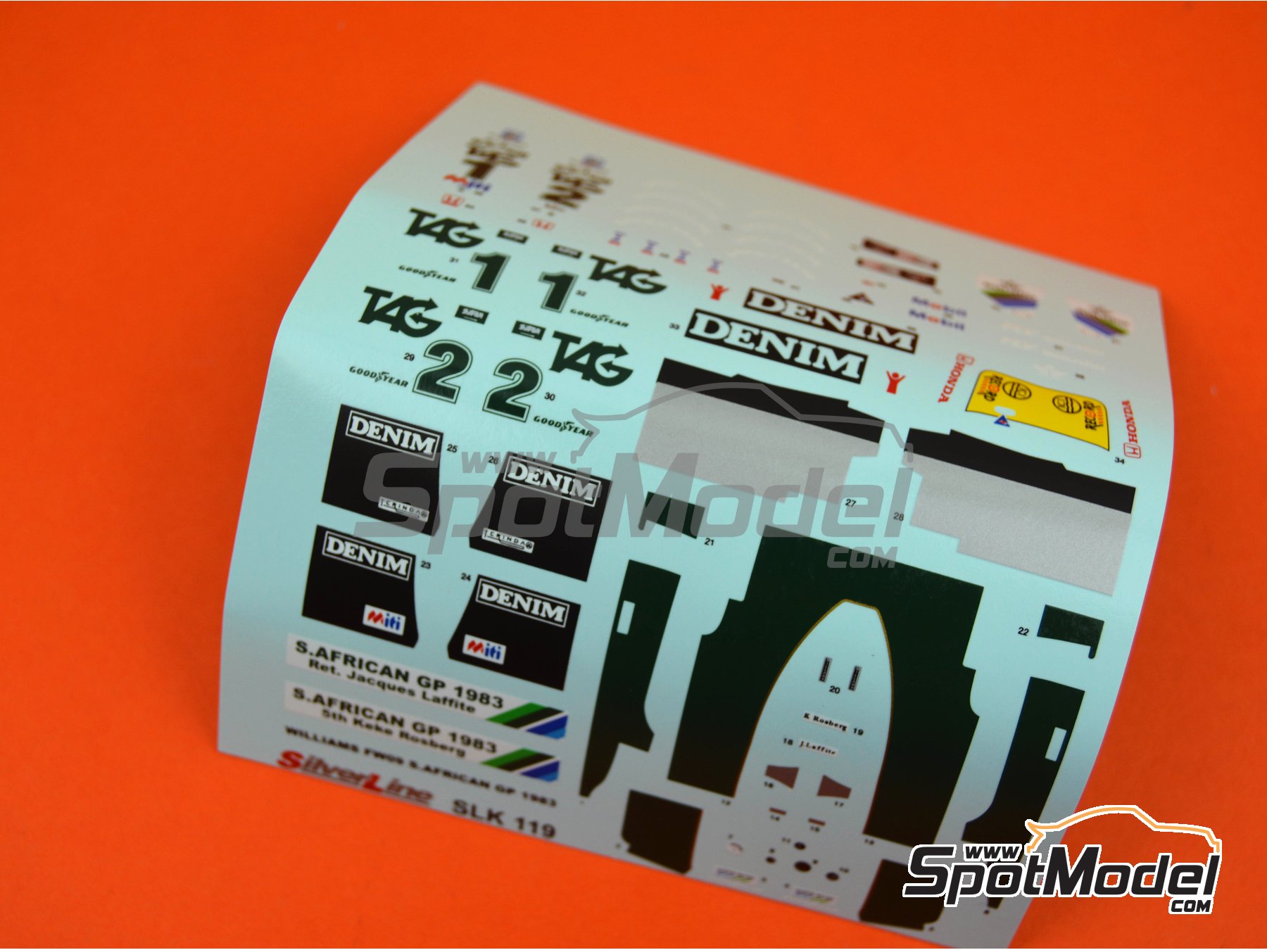 Image 2: Williams Honda FW09 Williams Grand Prix Engineering Team sponsored by TAG Denim - South African Formula 1 Grand Prix 1983 | Car scale model kit in 1/43 scale manufactured by Tameo Kits (ref.&nbsp;SLK119)