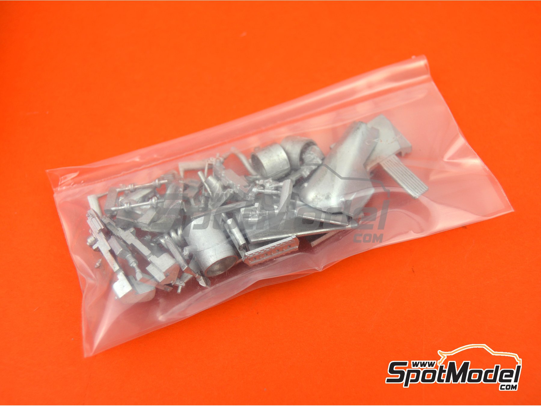 Image 5: Arrows Ford FA1 Equipo Arrows Grand Prix International patrocinado por Varig - Gran Premio de F&oacute;rmula 1 de Brasil 1978 | Maqueta de coche en escala&nbsp;1/43 fabricado por Tameo Kits (ref.&nbsp;SLK120)