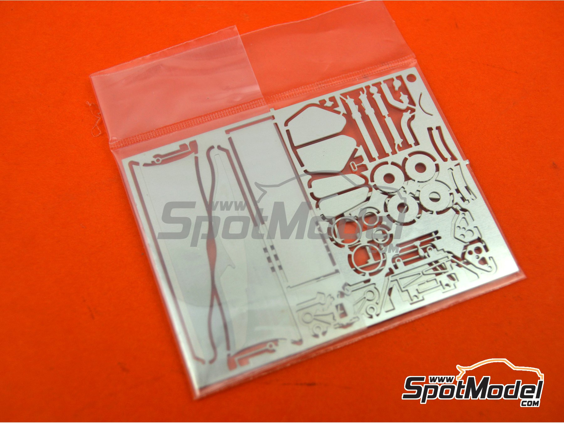 Image 12: Arrows Ford FA1 Equipo Arrows Grand Prix International patrocinado por Varig - Gran Premio de F&oacute;rmula 1 de Brasil 1978 | Maqueta de coche en escala&nbsp;1/43 fabricado por Tameo Kits (ref.&nbsp;SLK120)