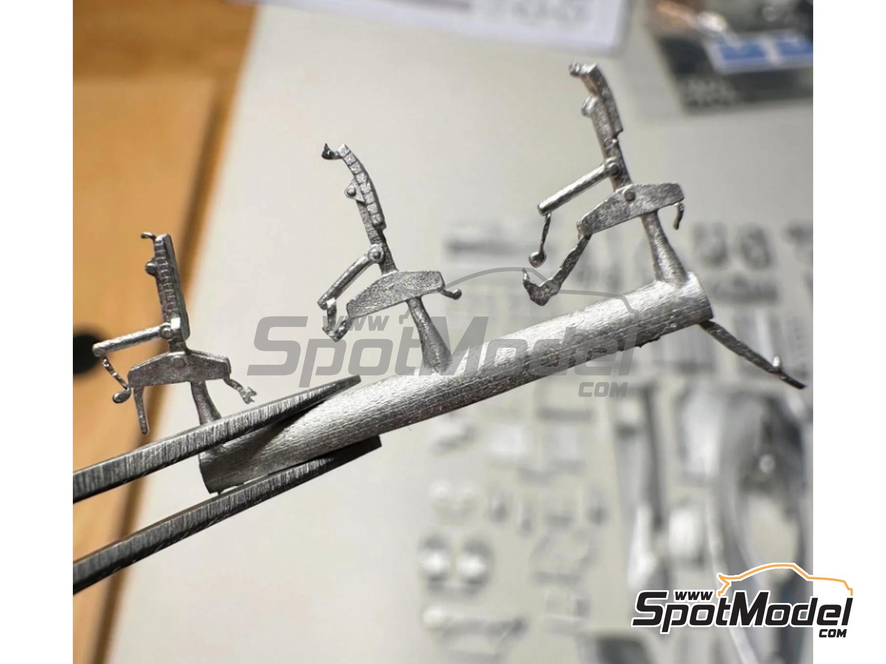 Image 6: Ferrari 312T Scuderia Ferrari Team - Italian Formula 1 Grand Prix 1975 | Car scale model kit in 1/24 scale manufactured by Tameo Kits (ref.&nbsp;TLK005)