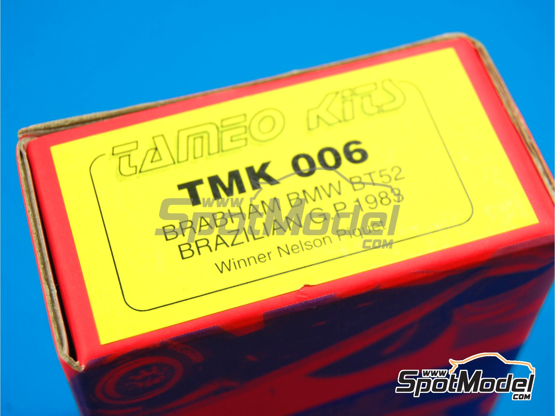 Image 1: Brabham BMW BT52 Equipo Brabham Racing Organisation patrocinado por Parmalat - Gran Premio de F&oacute;rmula 1 de Brasil 1983 | Maqueta de coche en escala&nbsp;1/43 fabricado por Tameo Kits (ref.&nbsp;TMK006)