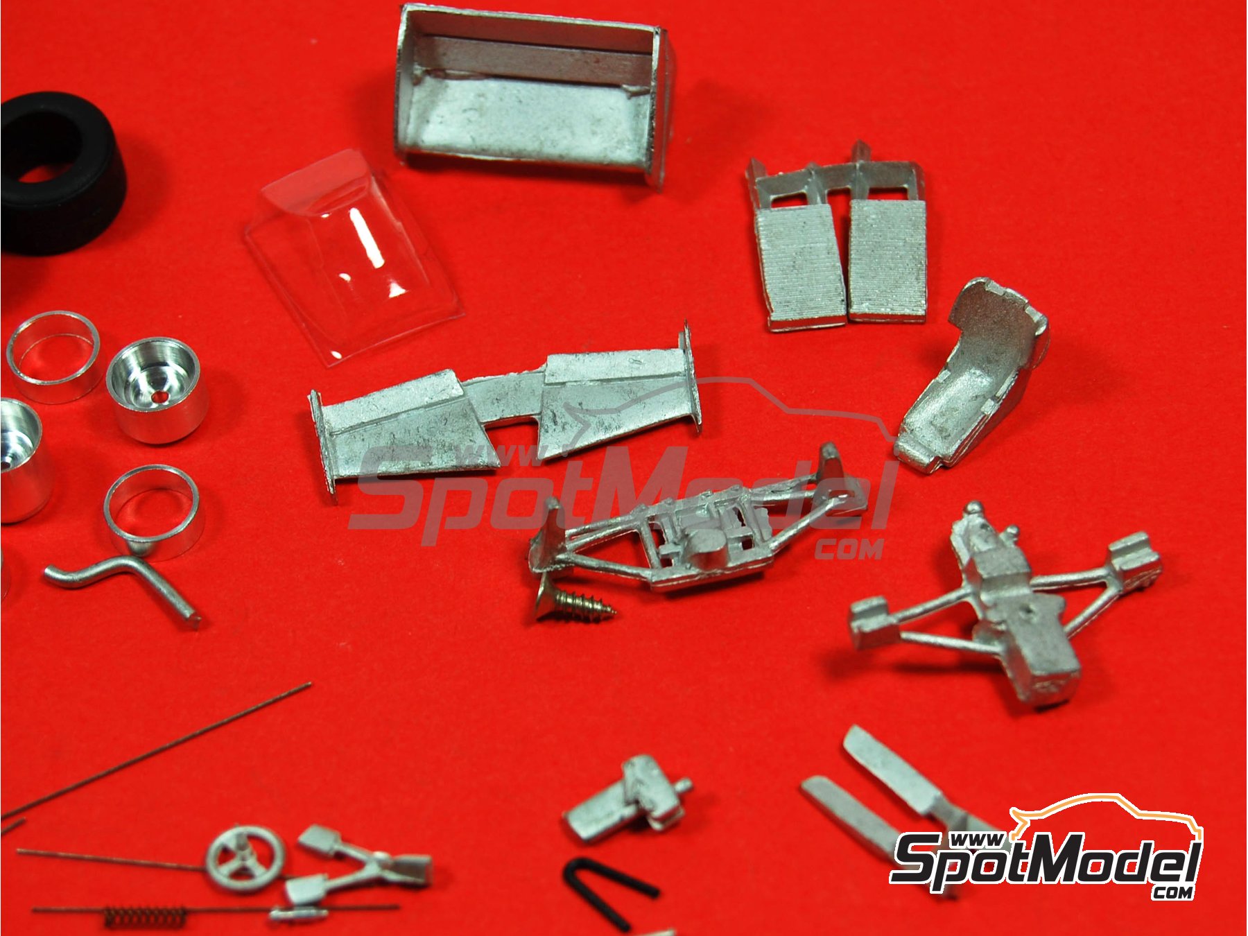 Image 4: Zakspeed ZAK1 patrocinado por West - Gran Premio de Formula 1 de M&oacute;naco 1985 | Maqueta de coche en escala&nbsp;1/43 fabricado por Tameo Kits (ref.&nbsp;TMK024)