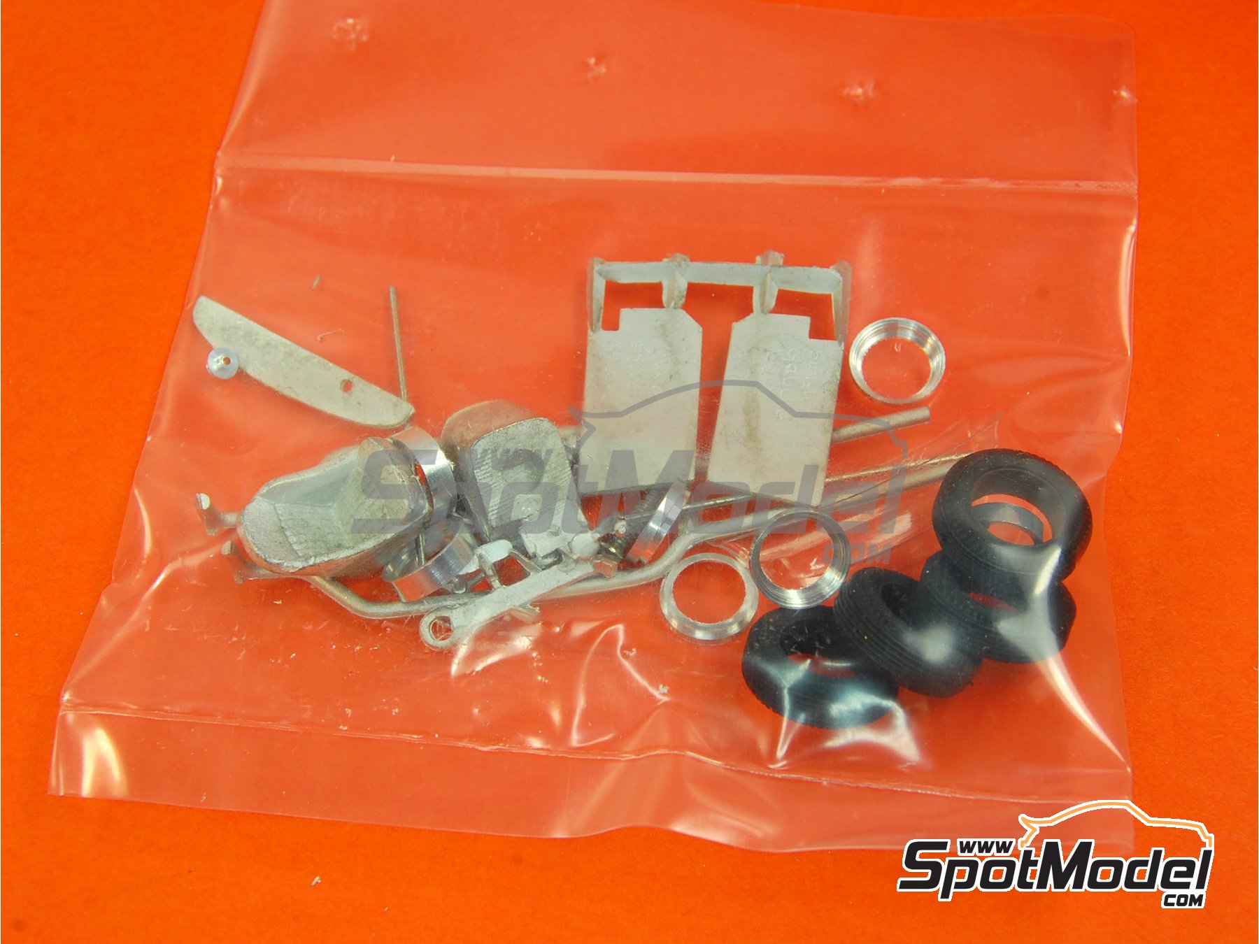 Image 3: Ferrari 340 Mexico Cabriolet -  1953 | Maqueta de coche en escala 1/43 fabricado por Tameo Kits (ref. TMK033)