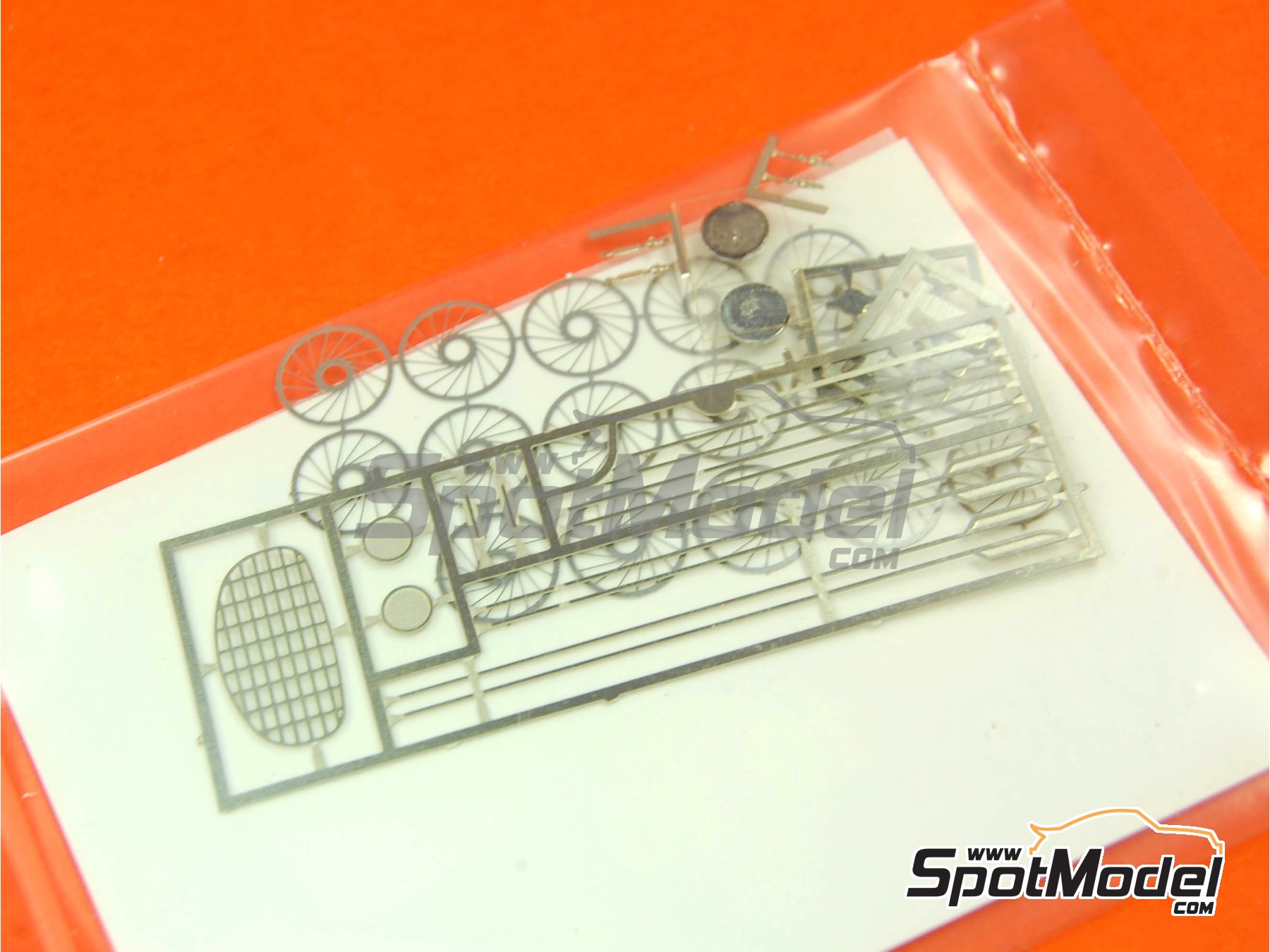 Image 8: Ferrari 340 Mexico Cabriolet -  1953 | Maqueta de coche en escala 1/43 fabricado por Tameo Kits (ref. TMK033)