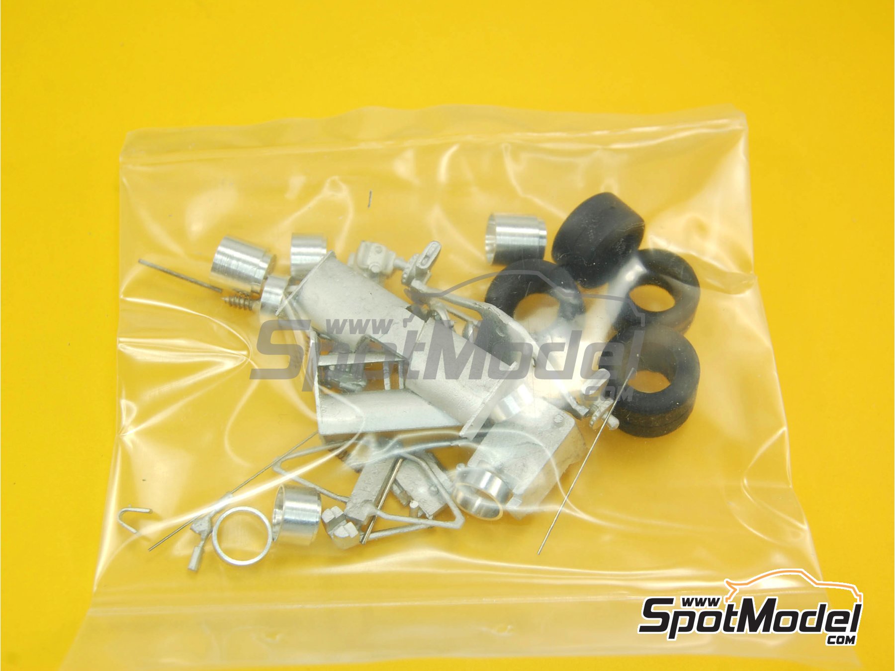 Image 3: Williams Honda FW11 Williams Grand Prix Engineering Team sponsored by Camel - Brazilian Formula 1 Grand Prix 1986 | Car scale model kit in 1/43 scale manufactured by Tameo Kits (ref.&nbsp;TMK041)