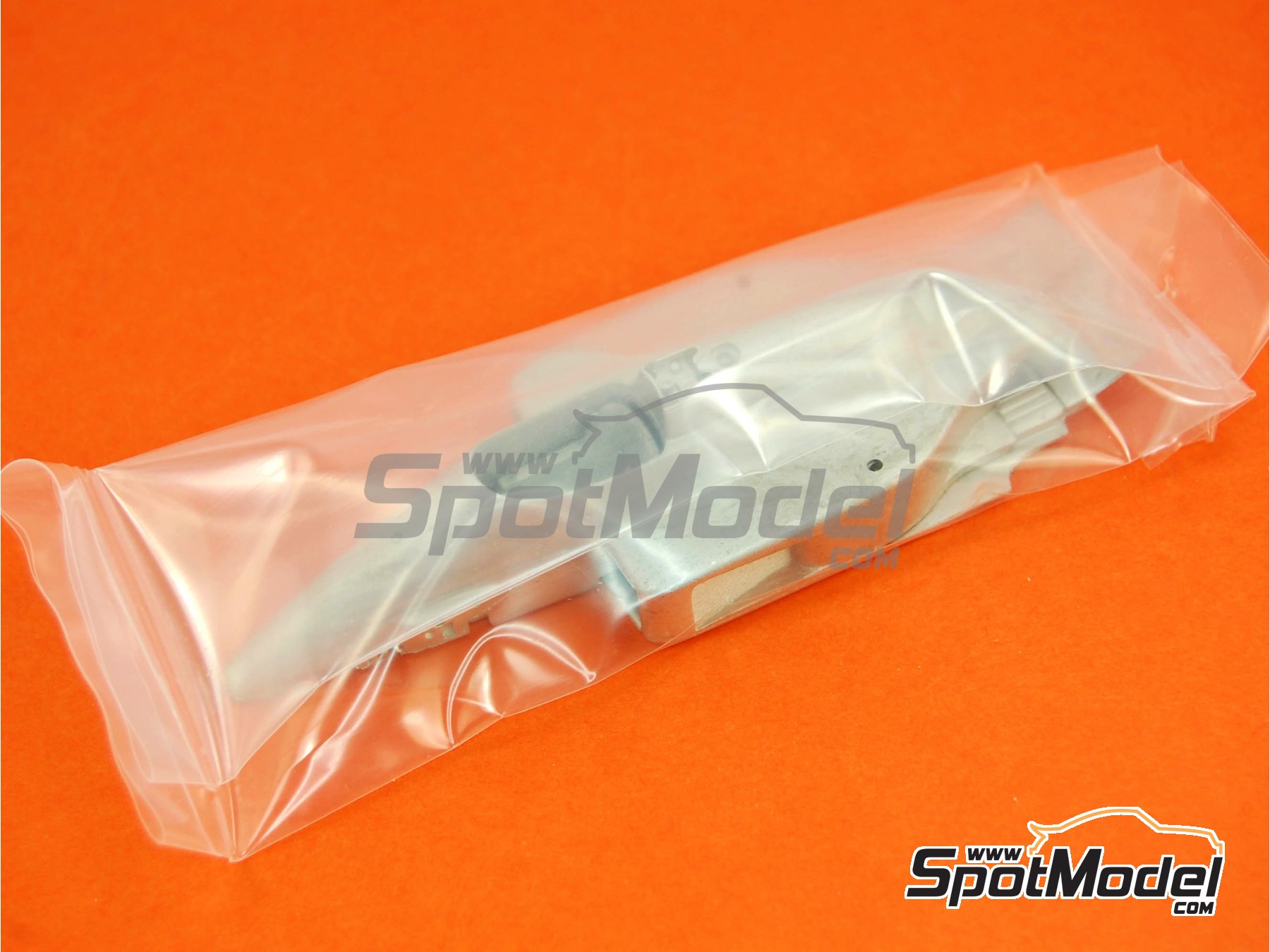 Tameo Kits TMK053: Car scale model kit 1/43 scale - Lotus Honda 