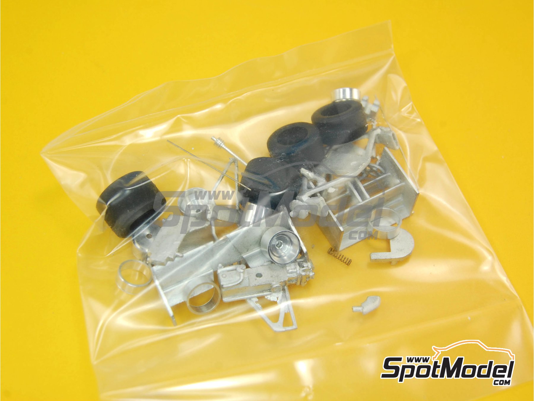 Image 3: Williams Honda FW11B Equipo Williams Grand Prix Engineering patrocinado por Canon - Gran Premio de Fórmula 1 de San Marino 1987 | Maqueta de coche en escala 1/43 fabricado por Tameo Kits (ref. TMK054)