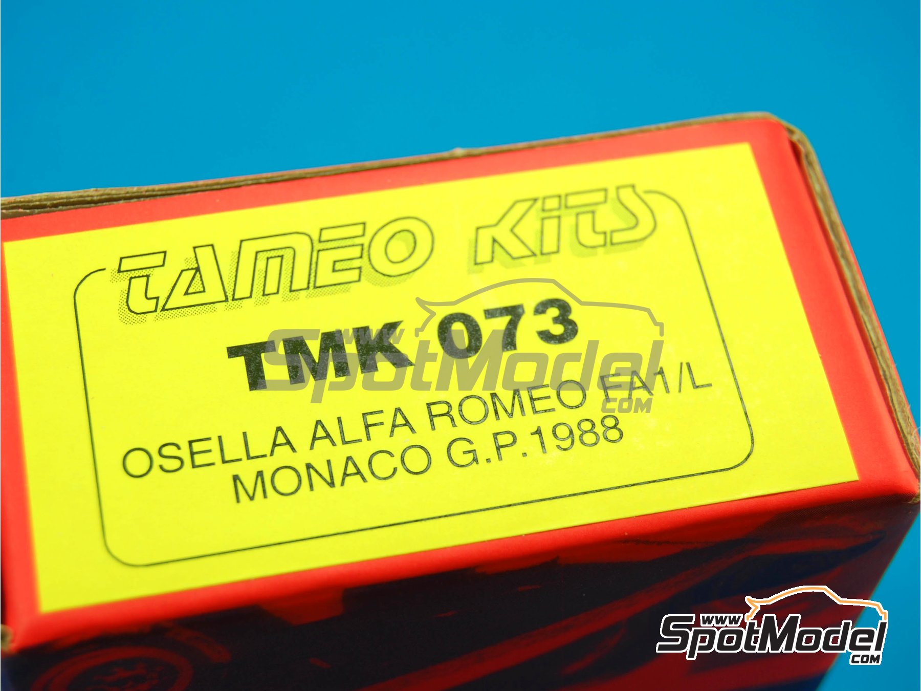 Image 1: Osella Alfa Romeo FA1/L patrocinado por Stievani - Gran Premio de Formula 1 de M&oacute;naco 1988 | Maqueta de coche en escala&nbsp;1/43 fabricado por Tameo Kits (ref.&nbsp;TMK073)
