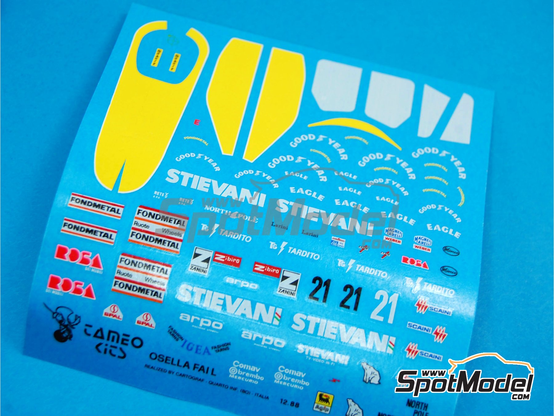 Image 2: Osella Alfa Romeo FA1/L patrocinado por Stievani - Gran Premio de Formula 1 de M&oacute;naco 1988 | Maqueta de coche en escala&nbsp;1/43 fabricado por Tameo Kits (ref.&nbsp;TMK073)