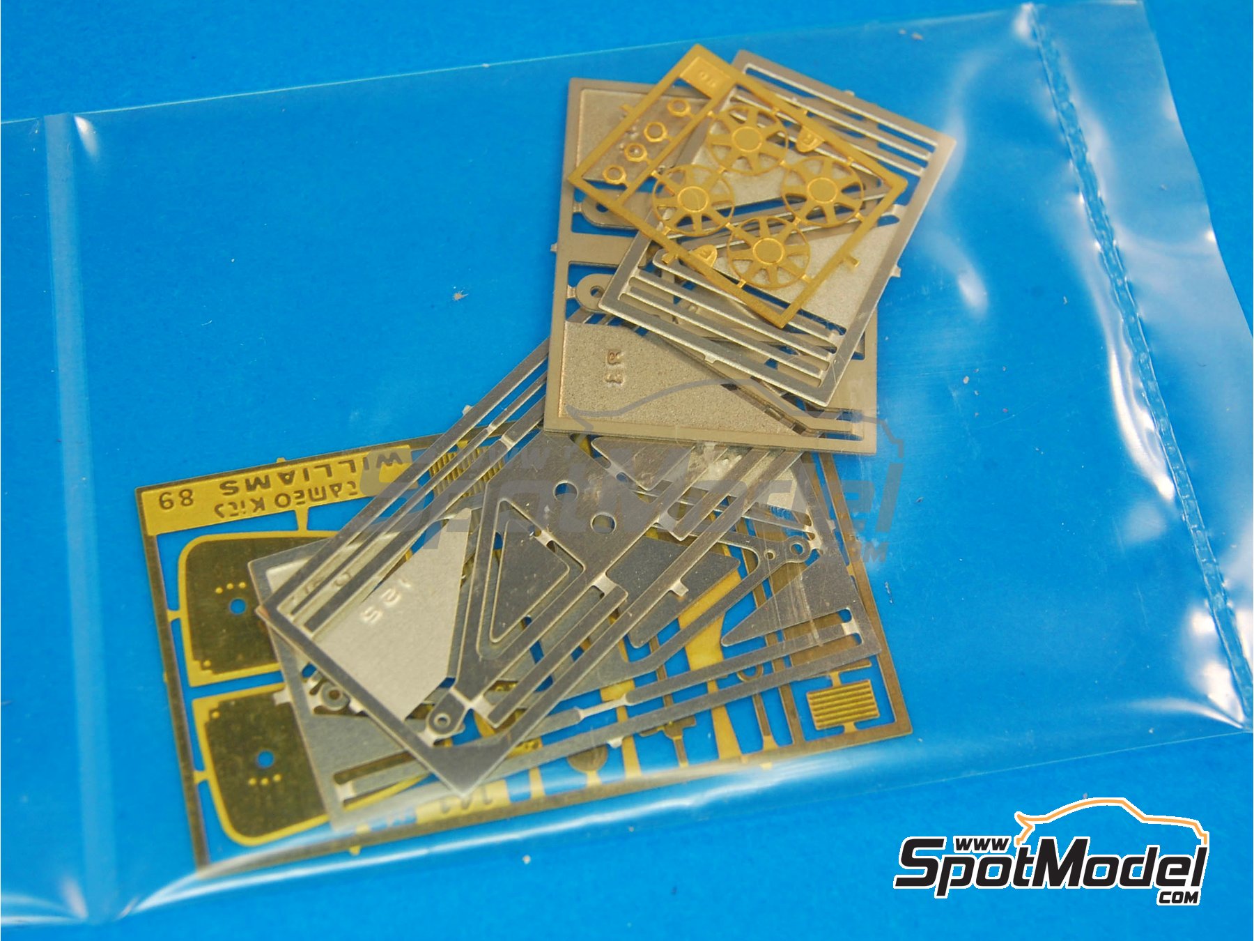 Tameo Kits TMK094: Car scale model kit 1/43 scale - Williams 