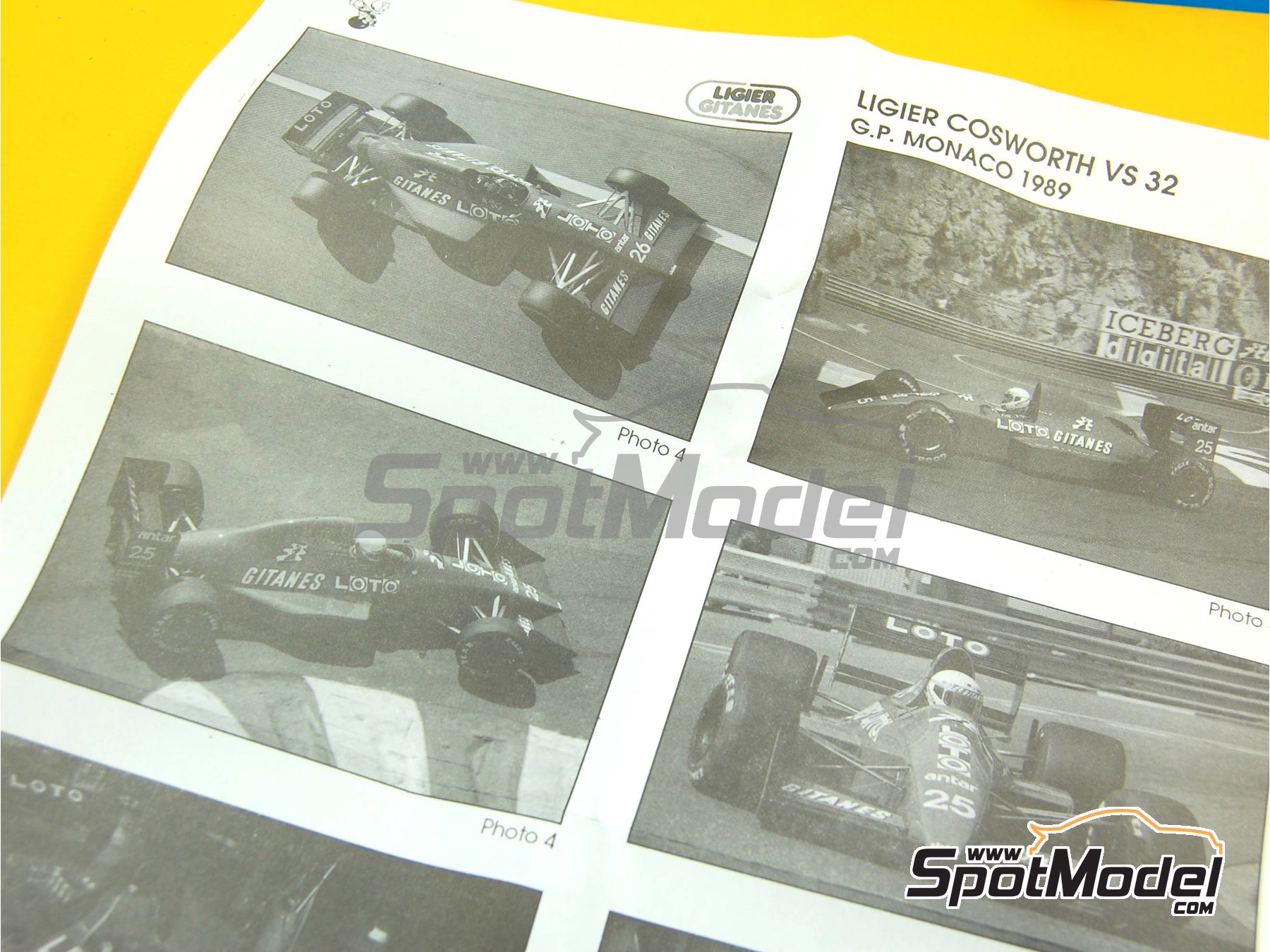 Image 1: Ligier Cosworth JS33 Equipo Equipe Ligier patrocinado por Gitanes - Gran Premio de Formula 1 de M&oacute;naco 1989 | Maqueta de coche en escala&nbsp;1/43 fabricado por Tameo Kits (ref.&nbsp;TMK098)