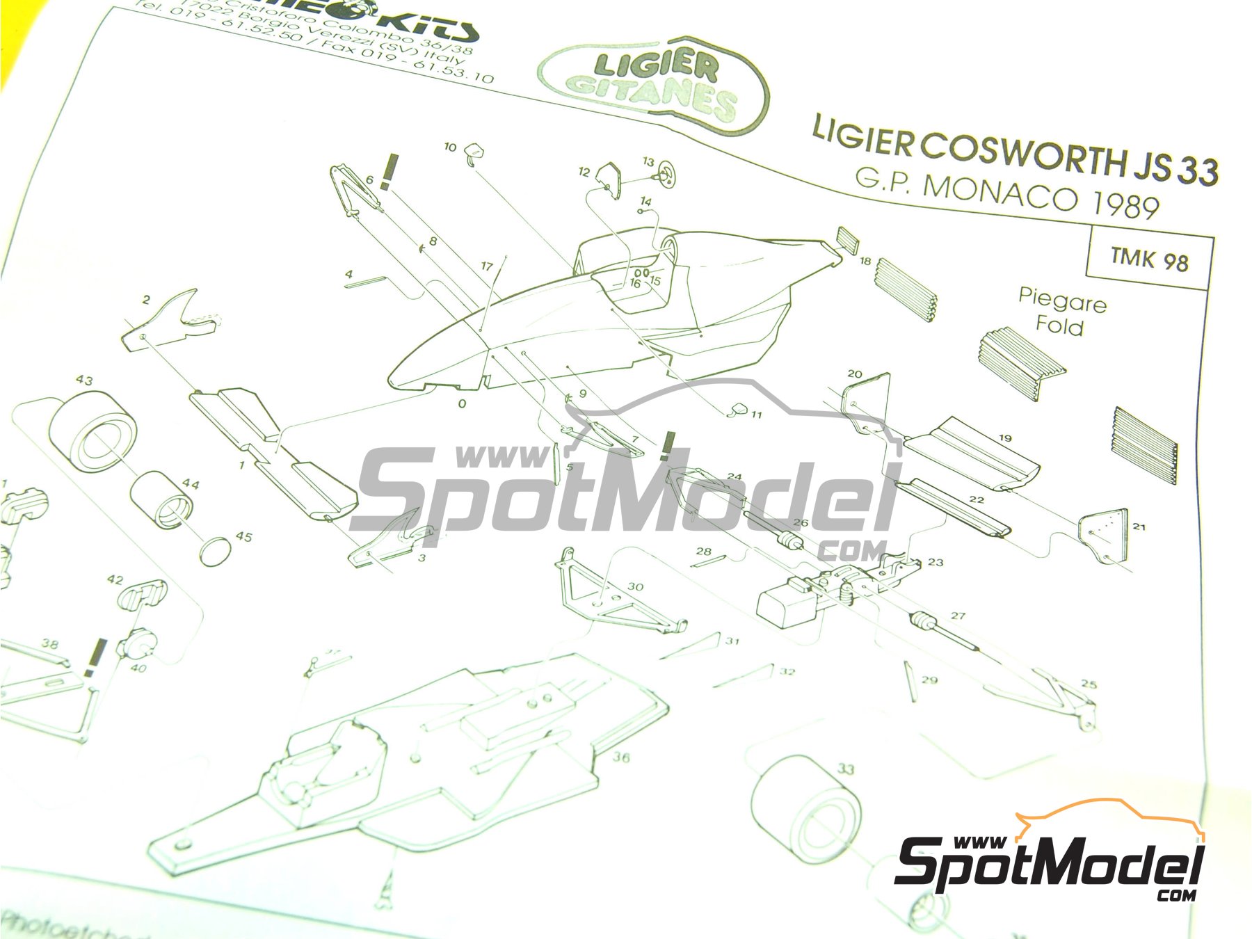 Image 2: Ligier Cosworth JS33 Equipo Equipe Ligier patrocinado por Gitanes - Gran Premio de Formula 1 de M&oacute;naco 1989 | Maqueta de coche en escala&nbsp;1/43 fabricado por Tameo Kits (ref.&nbsp;TMK098)