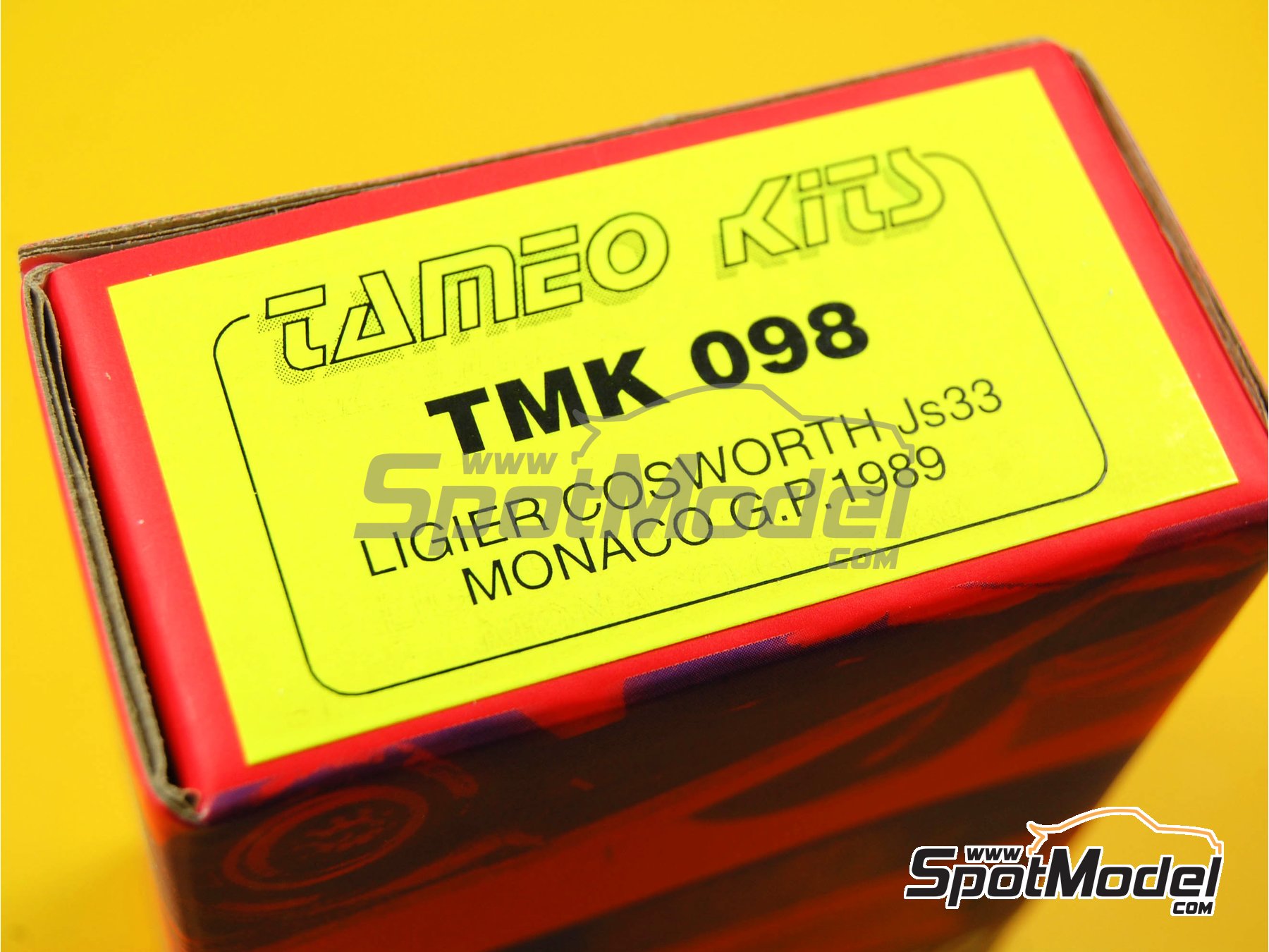 Image 9: Ligier Cosworth JS33 Equipo Equipe Ligier patrocinado por Gitanes - Gran Premio de Formula 1 de M&oacute;naco 1989 | Maqueta de coche en escala&nbsp;1/43 fabricado por Tameo Kits (ref.&nbsp;TMK098)