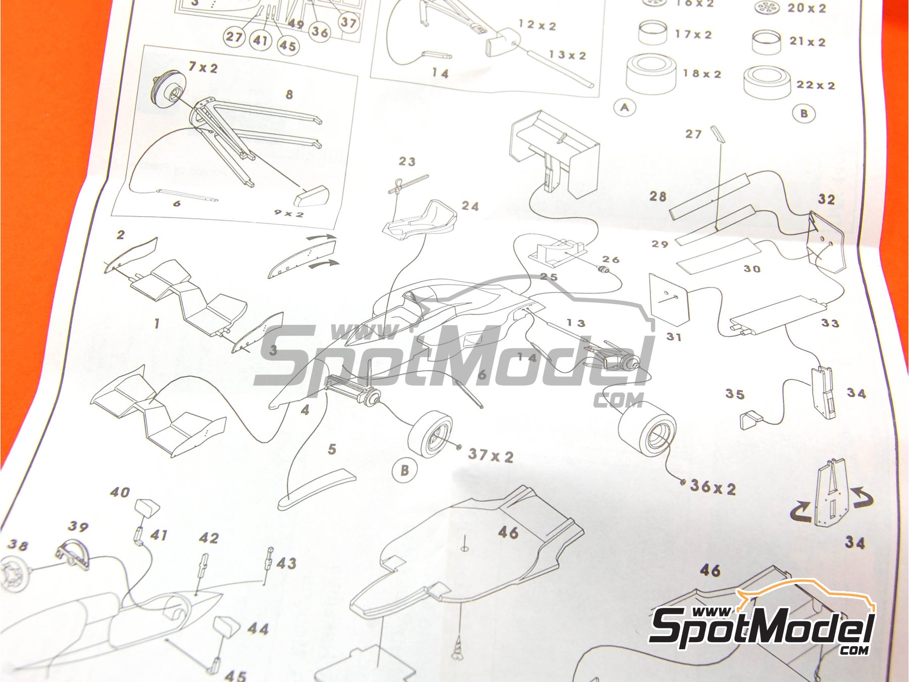 Image 3: Tyrrell Honda 020 Equipo Tyrrell Racing patrocinado por Braun Epson - Gran Premio de F&oacute;rmula 1 de los Estados Unidos de Am&eacute;rica 1991 | Maqueta de coche en escala&nbsp;1/43 fabricado por Tameo Kits (ref.&nbsp;TMK140)