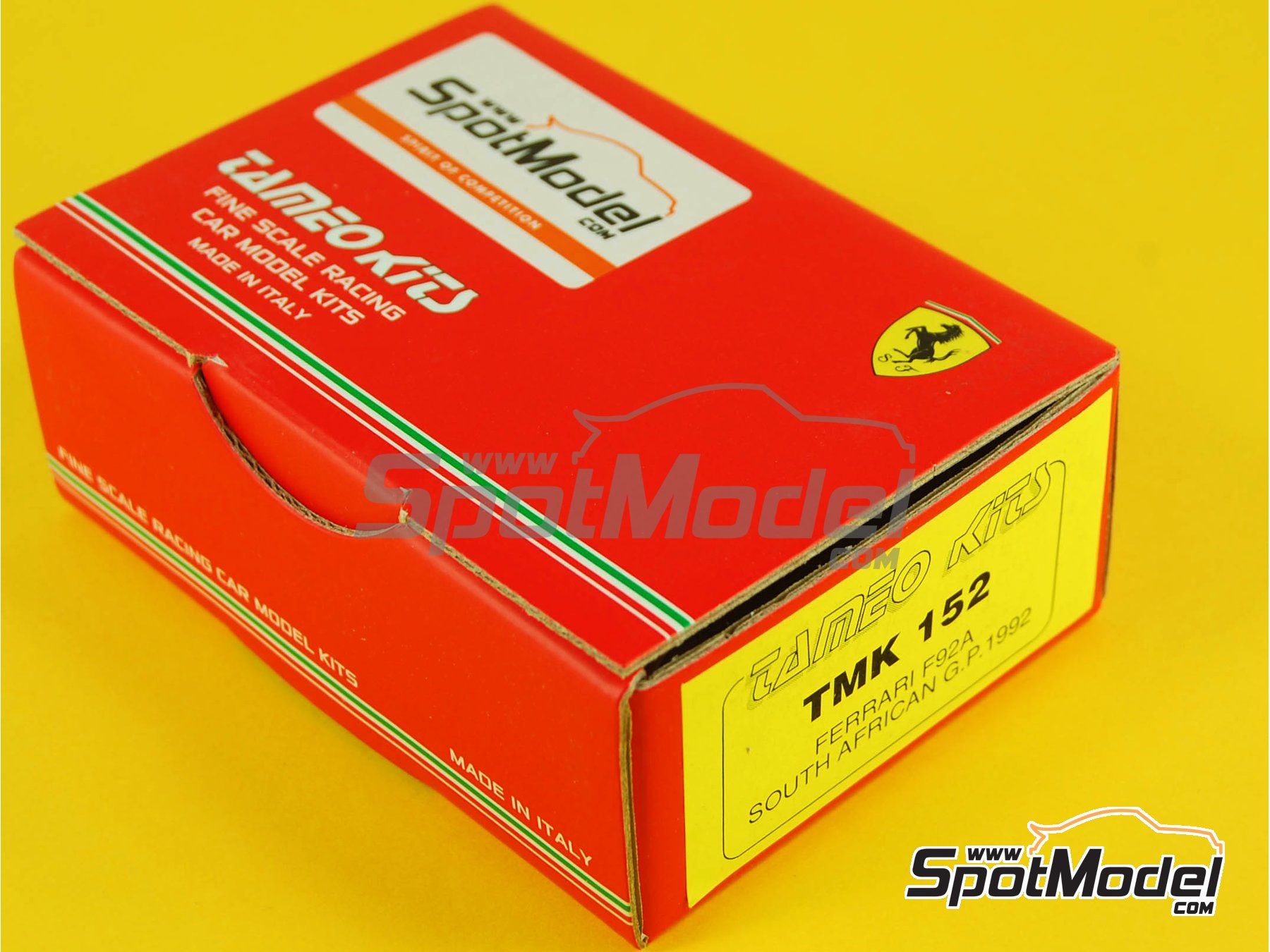 Image 9: Ferrari F92A Scuderia Ferrari Team sponsored by Marlboro - South African Formula 1 Grand Prix 1992 | Car scale model kit in 1/43 scale manufactured by Tameo Kits (ref.&nbsp;TMK152)