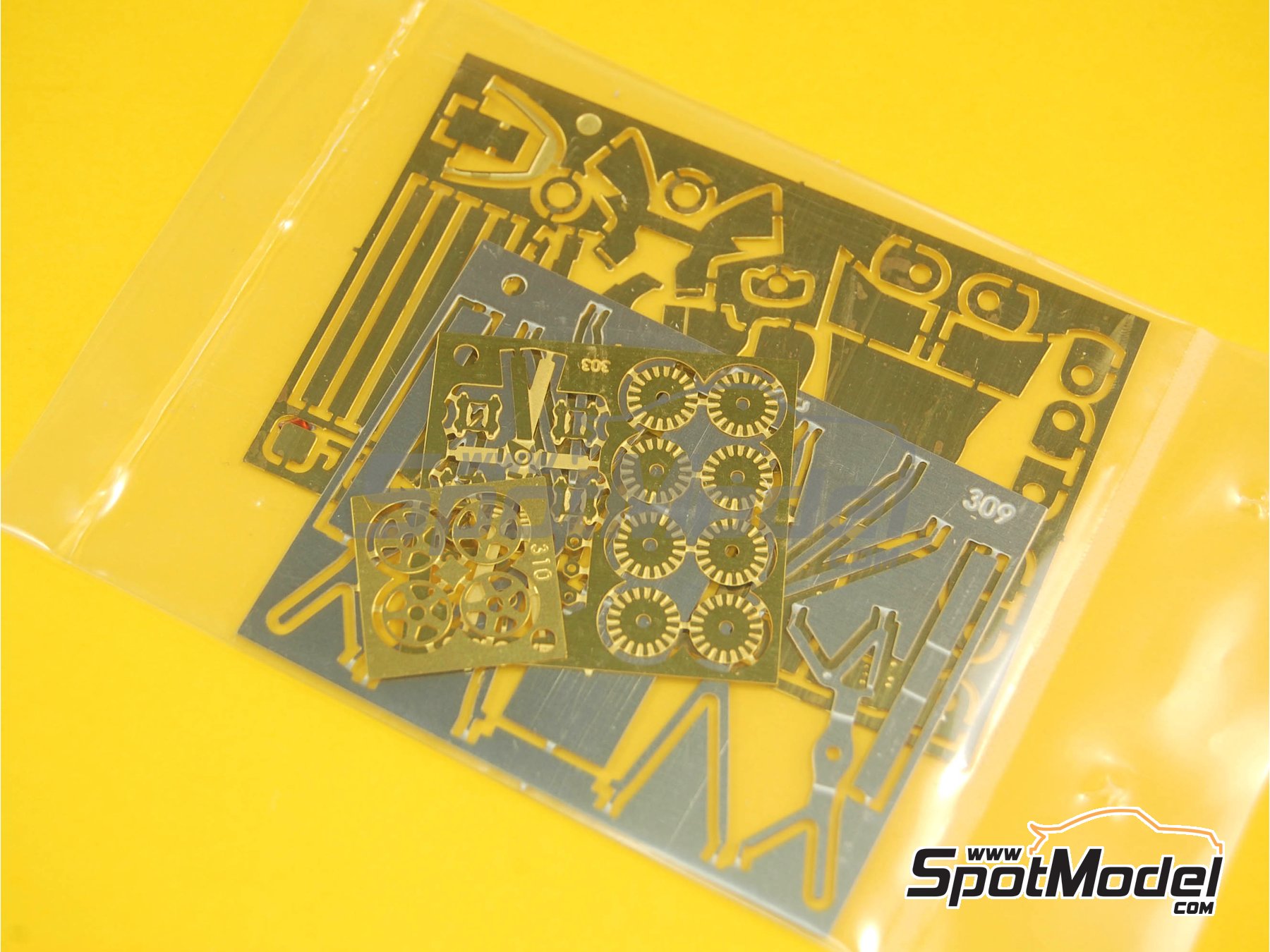 Image 5: Benetton Ford B193A Equipo Benetton Formula Ltd patrocinado por Camel - Gran Premio de F&oacute;rmula 1 de Sud&aacute;frica 1993 | Maqueta de coche en escala&nbsp;1/43 fabricado por Tameo Kits (ref.&nbsp;TMK162)