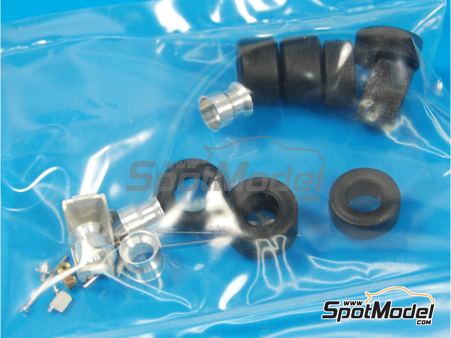 Image 5: McLaren Ford MP4/8 McLaren Racing Limited Team sponsored by Shell - European Formula 1 Grand Prix 1993 | Car scale model kit in 1/43 scale manufactured by Tameo Kits (ref.&nbsp;TMK166)