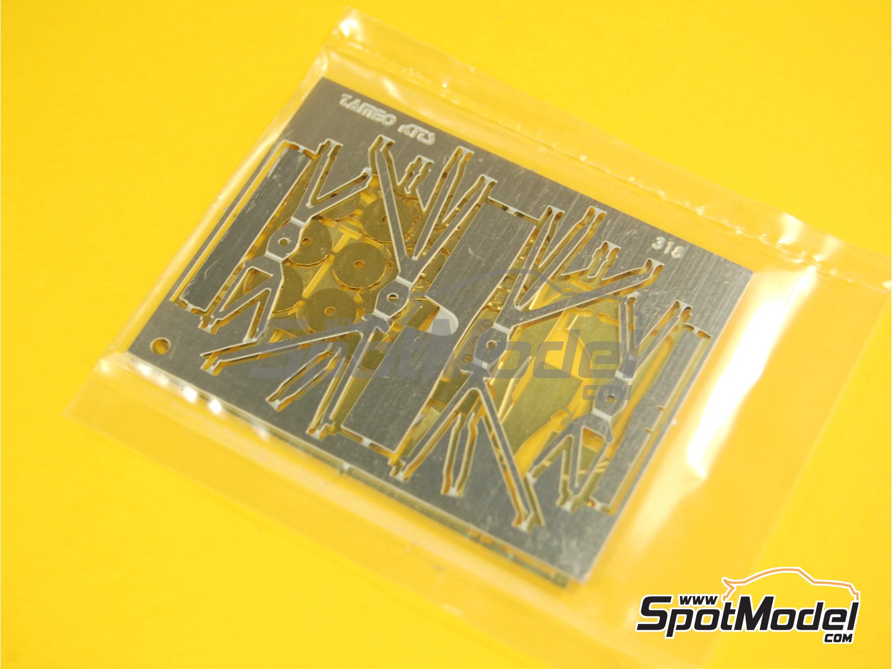 Image 5: Williams Renault FW15c Williams Grand Prix Engineering Team sponsored by Camel - European Formula 1 Grand Prix 1993 | Car scale model kit in 1/43 scale manufactured by Tameo Kits (ref.&nbsp;TMK167)