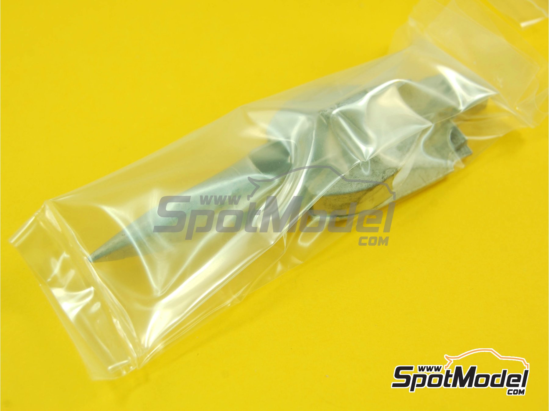 Image 4: McLaren Mercedes MP4/10 Equipo McLaren Racing Limited patrocinado por Marlboro - Gran Premio de F&oacute;rmula 1 de Brasil 1995 | Maqueta de coche en escala&nbsp;1/43 fabricado por Tameo Kits (ref.&nbsp;TMK194)