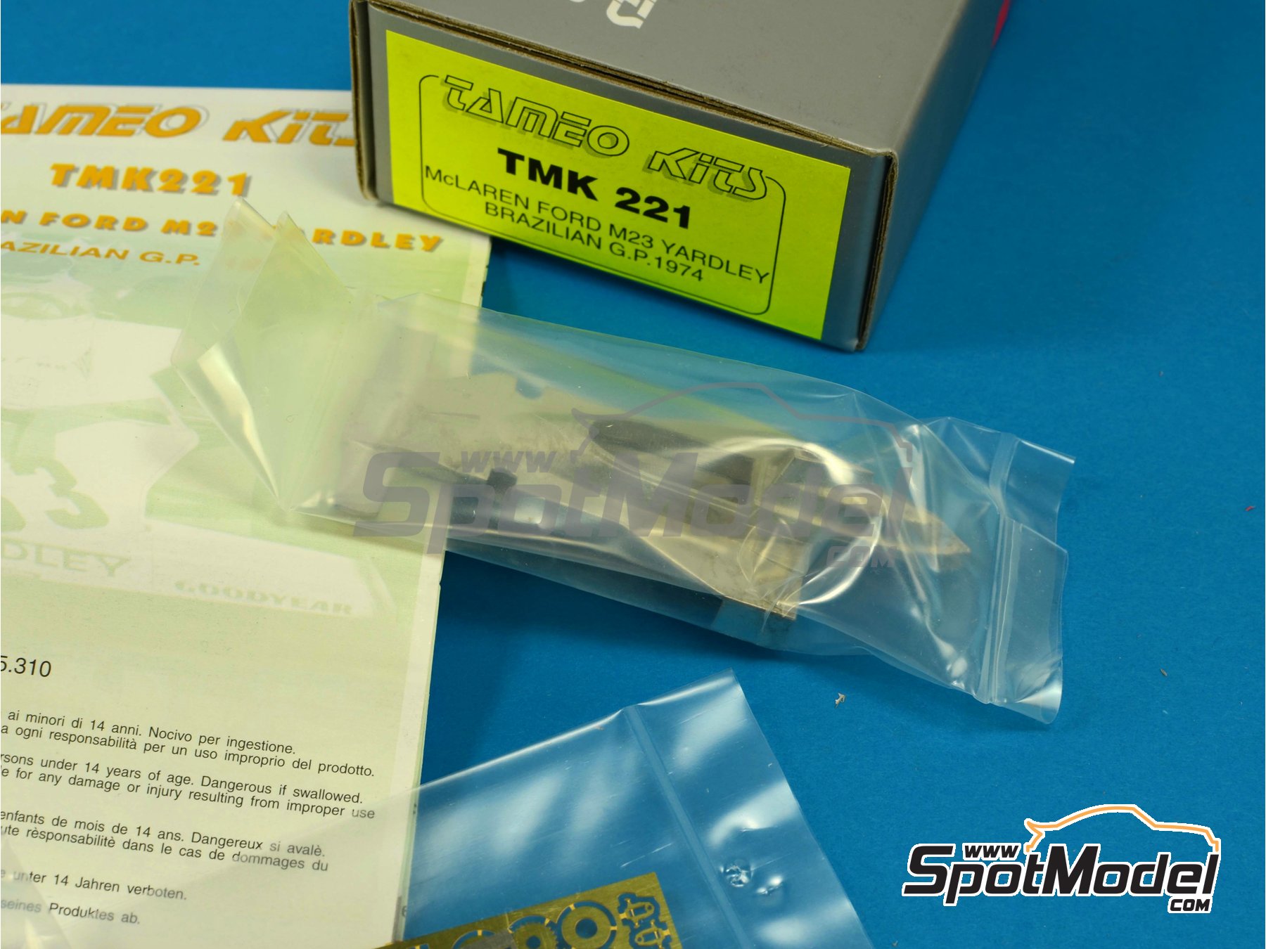 Image 5: McLaren Ford M23 Equipo McLaren Racing Limited patrocinado por Yardley - Gran Premio de F&oacute;rmula 1 de Brasil 1974 | Maqueta de coche en escala&nbsp;1/43 fabricado por Tameo Kits (ref.&nbsp;TMK221)