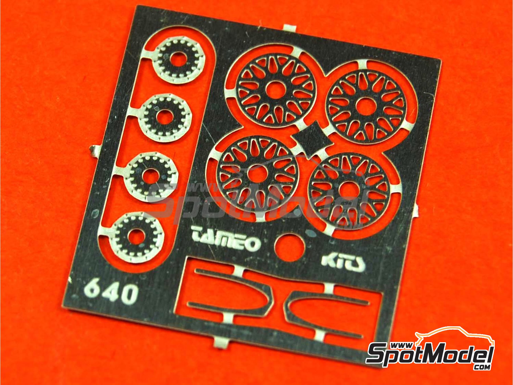 Image 4: Ferrari F399 Equipo Scuderia Ferrari patrocinado por Marlboro - Gran Premio de Formula 1 de M&oacute;naco 1999 | Maqueta de coche en escala&nbsp;1/43 fabricado por Tameo Kits (ref.&nbsp;TMK273)