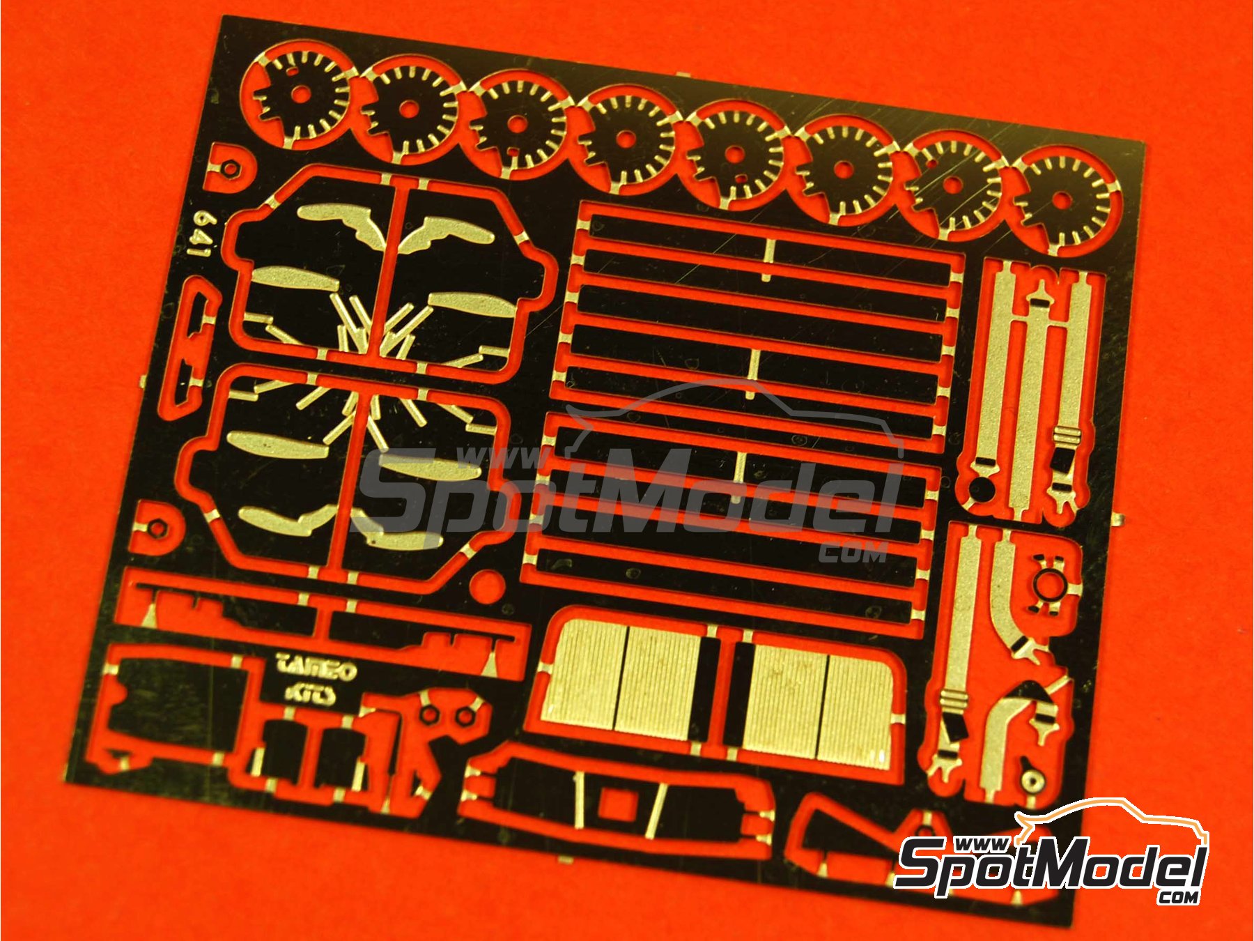 Image 5: Ferrari F399 Equipo Scuderia Ferrari patrocinado por Marlboro - Gran Premio de Formula 1 de M&oacute;naco 1999 | Maqueta de coche en escala&nbsp;1/43 fabricado por Tameo Kits (ref.&nbsp;TMK273)