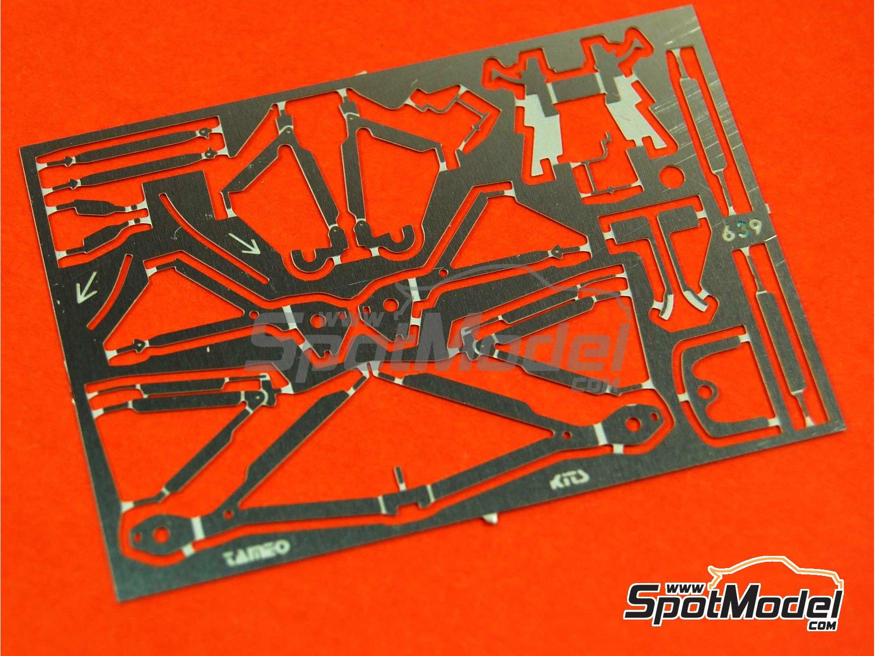 Image 6: Ferrari F399 Equipo Scuderia Ferrari patrocinado por Marlboro - Gran Premio de Formula 1 de M&oacute;naco 1999 | Maqueta de coche en escala&nbsp;1/43 fabricado por Tameo Kits (ref.&nbsp;TMK273)