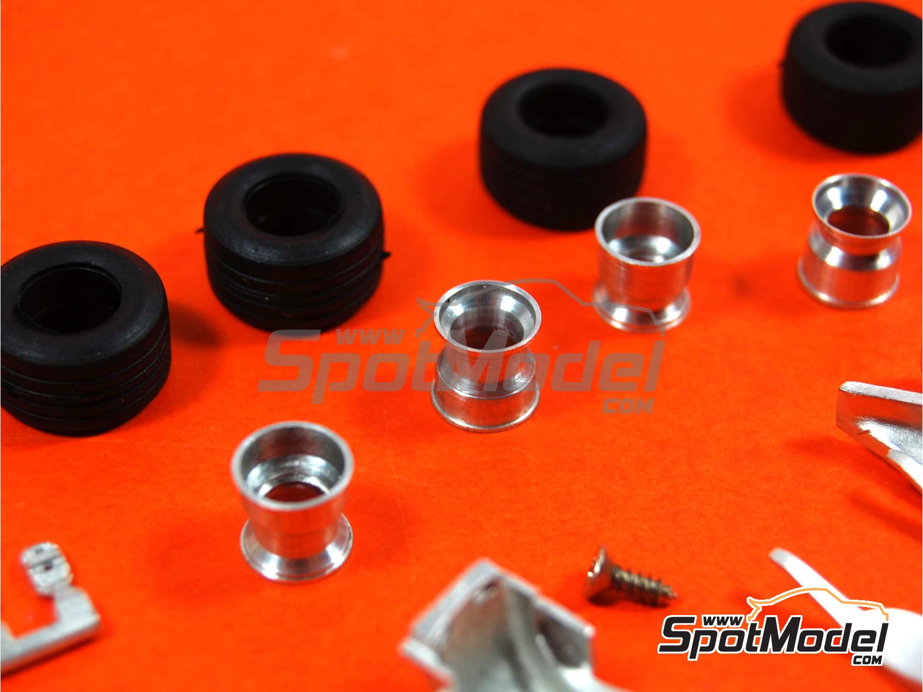 Image 10: Ferrari F399 Equipo Scuderia Ferrari patrocinado por Marlboro - Gran Premio de Formula 1 de M&oacute;naco 1999 | Maqueta de coche en escala&nbsp;1/43 fabricado por Tameo Kits (ref.&nbsp;TMK273)